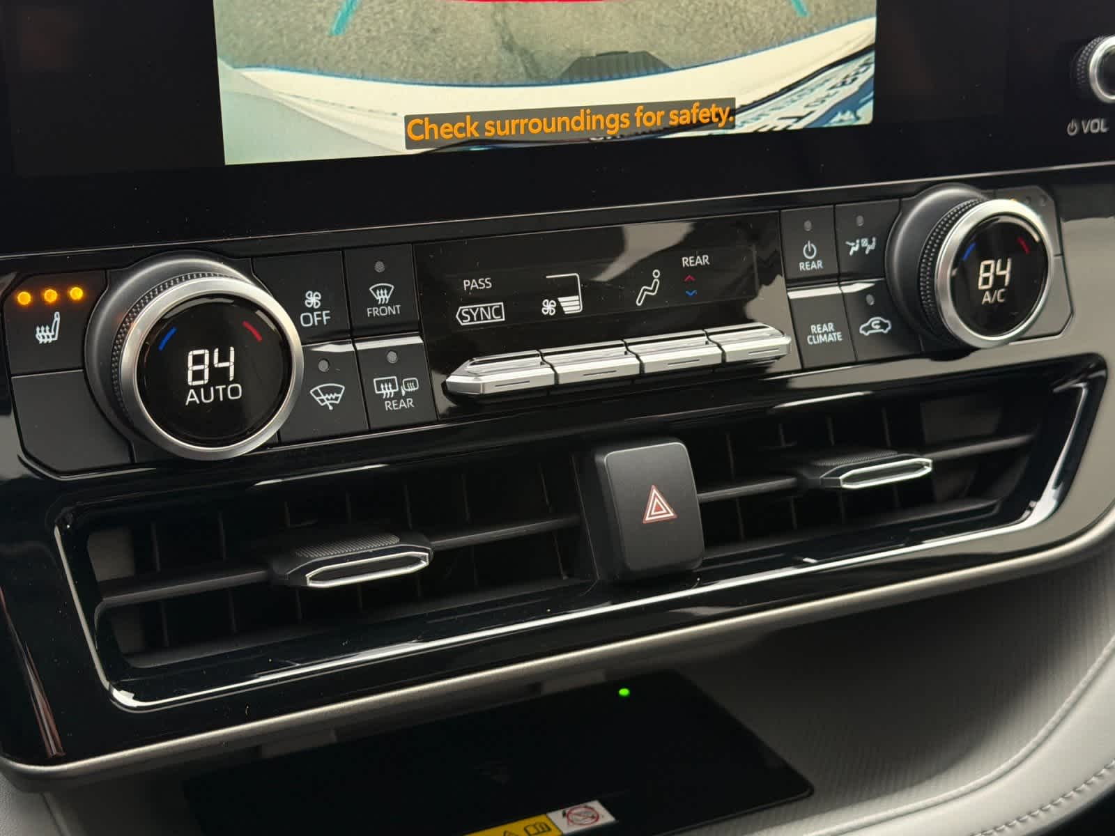 Thumbnail: 2023 Toyota Highlander - 21