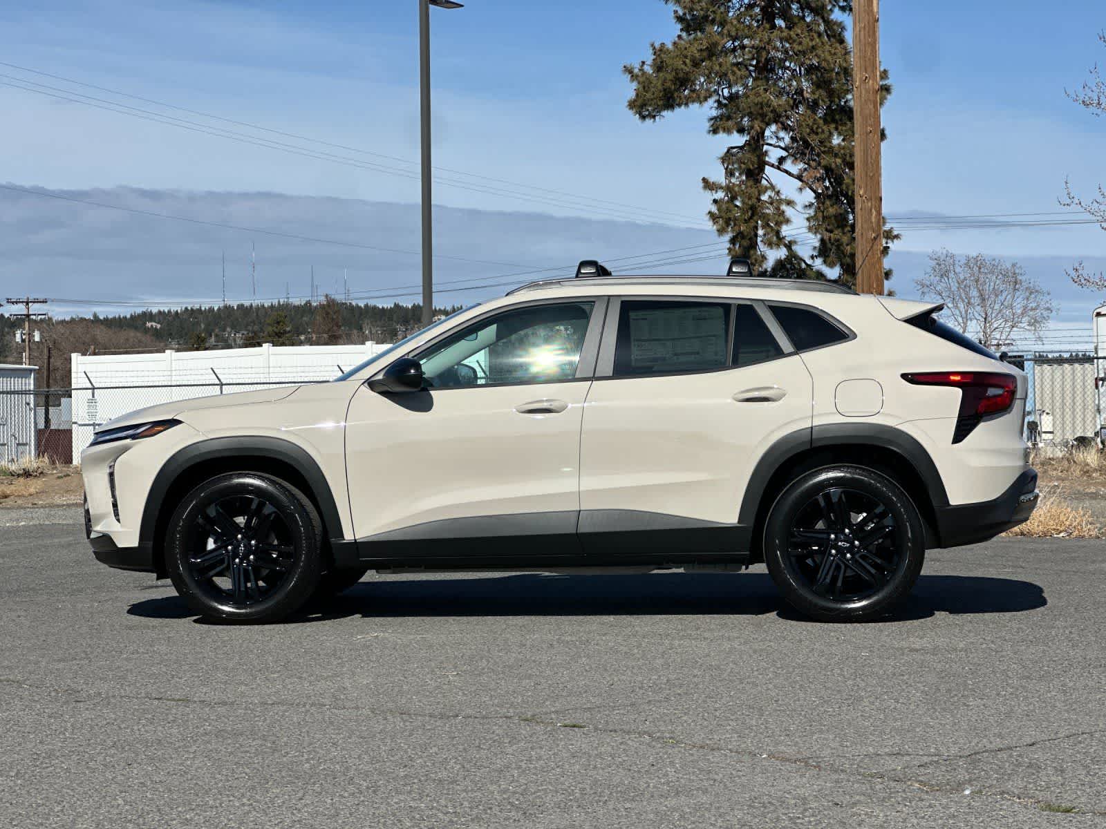 Thumbnail: 2026 Chevrolet Trax - 5