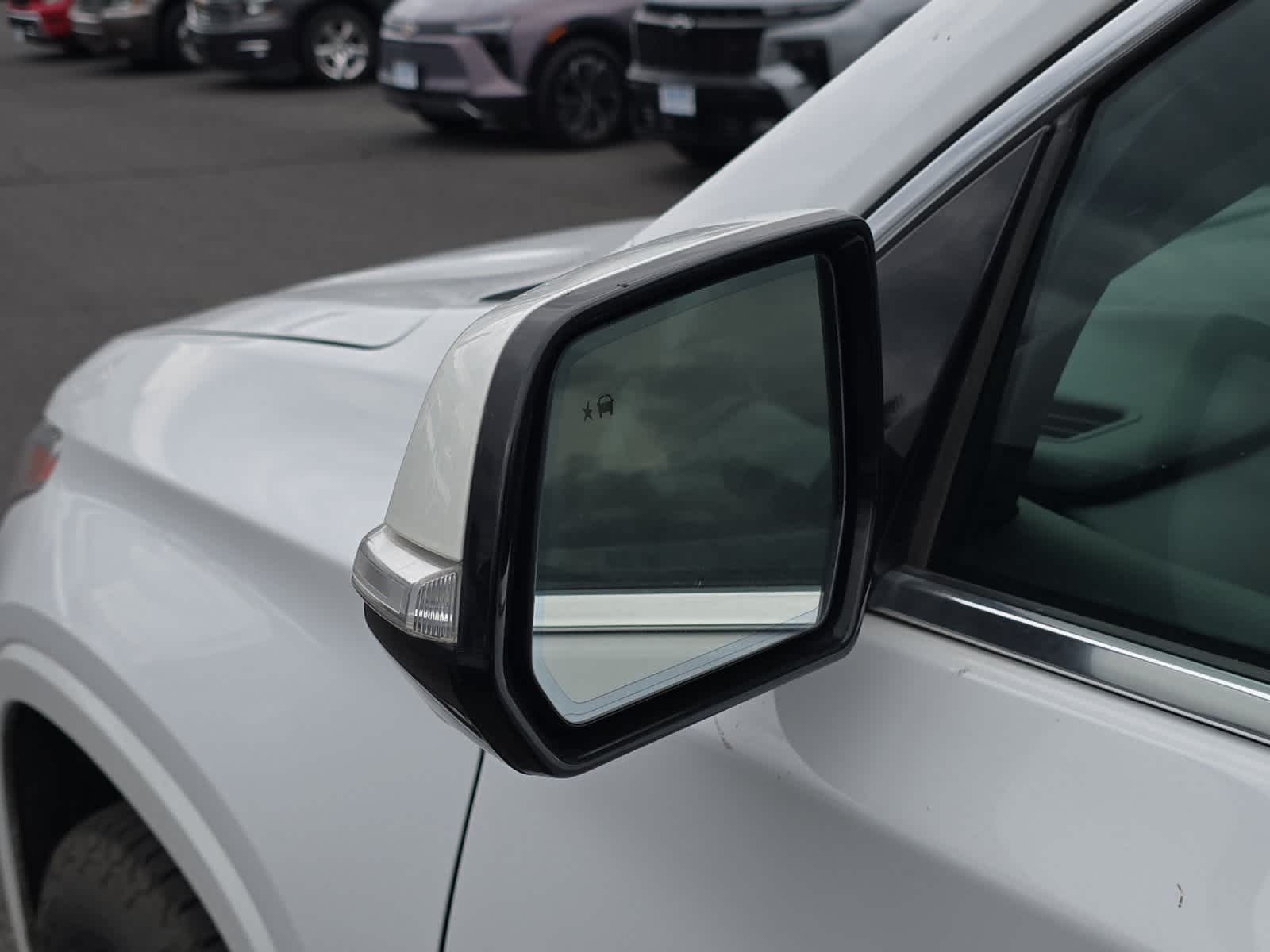 Thumbnail: 2020 Chevrolet Traverse - 10