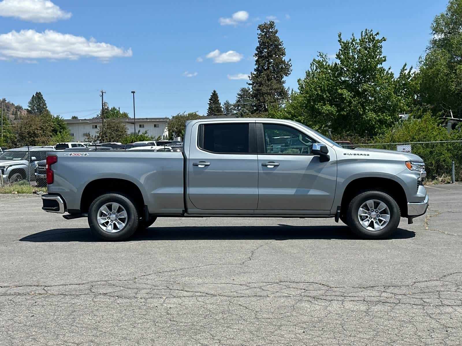 2025 Chevrolet Silverado 1500 LT 8