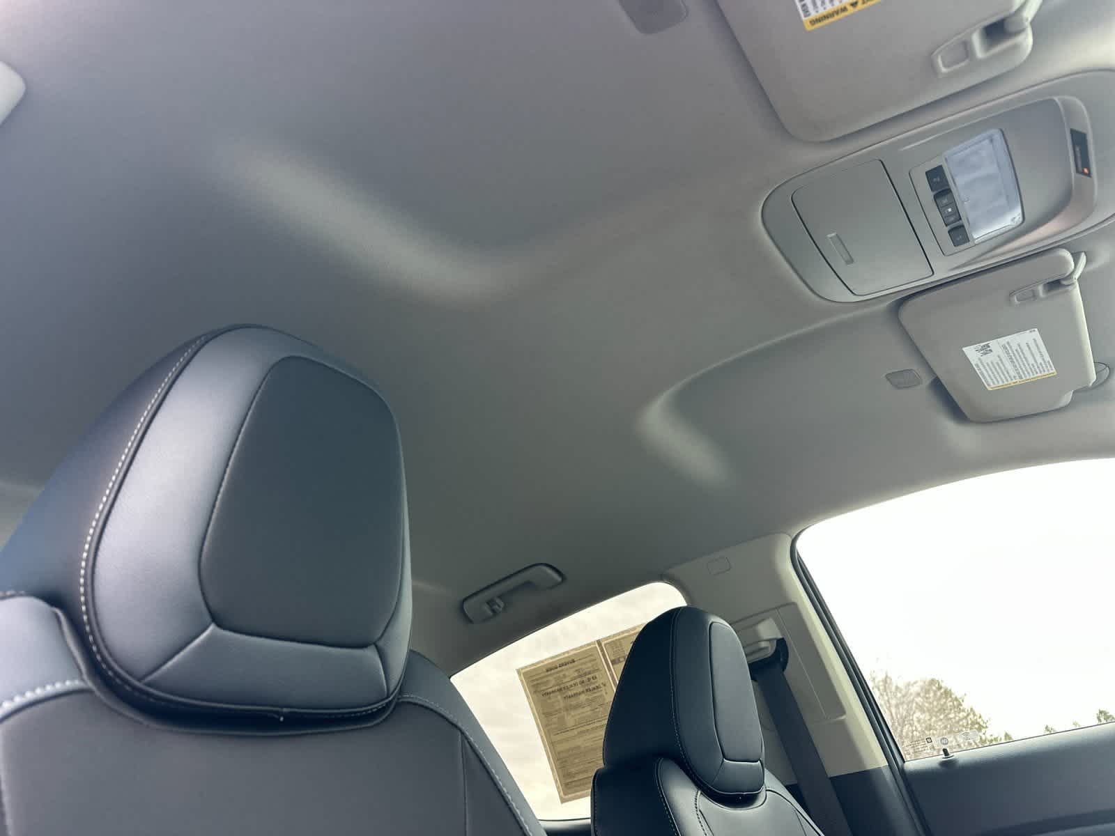 Thumbnail: 2022 Chevrolet Colorado - 16