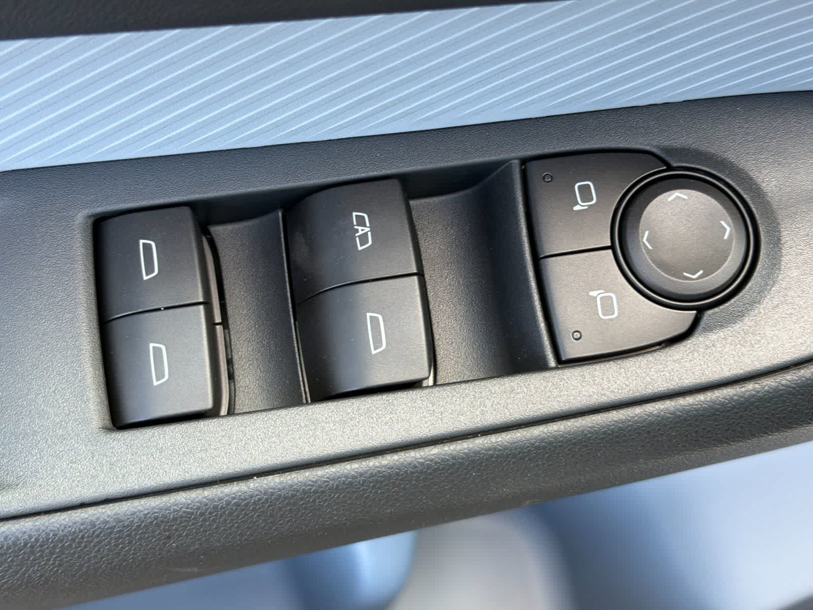 Thumbnail: 2027 Chevrolet Bolt EV - 13