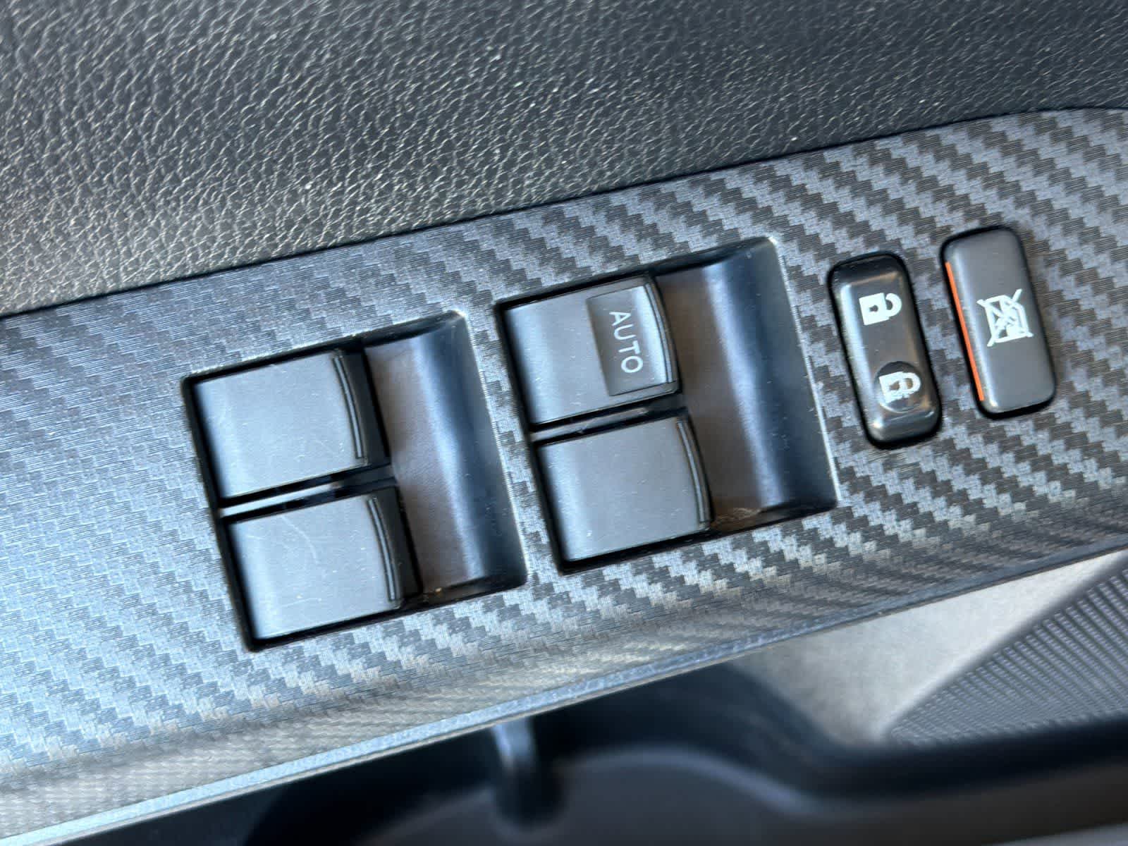 Thumbnail: 2015 Toyota RAV4 - 12