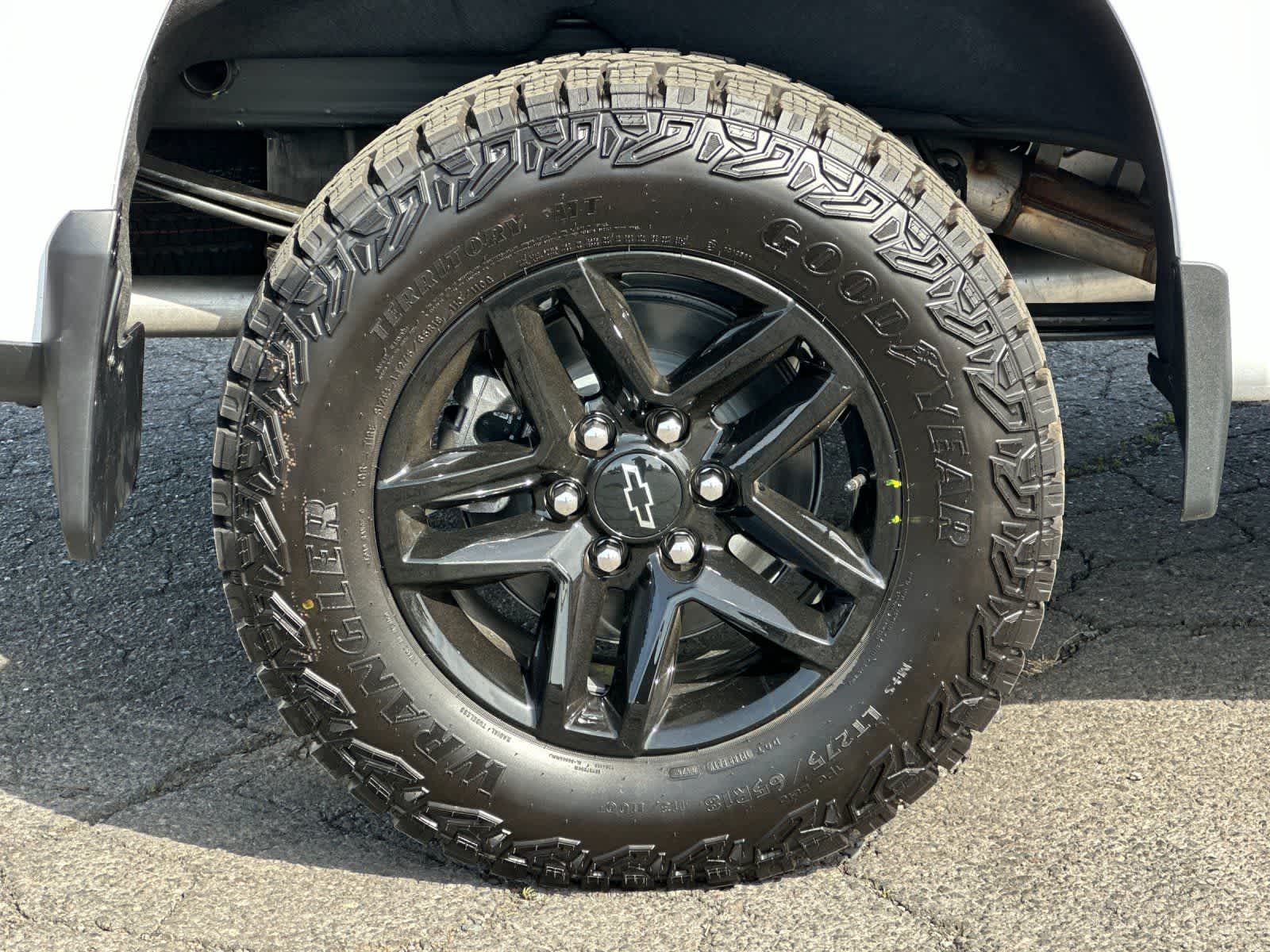 Thumbnail: 2026 Chevrolet Silverado 1500 - 26