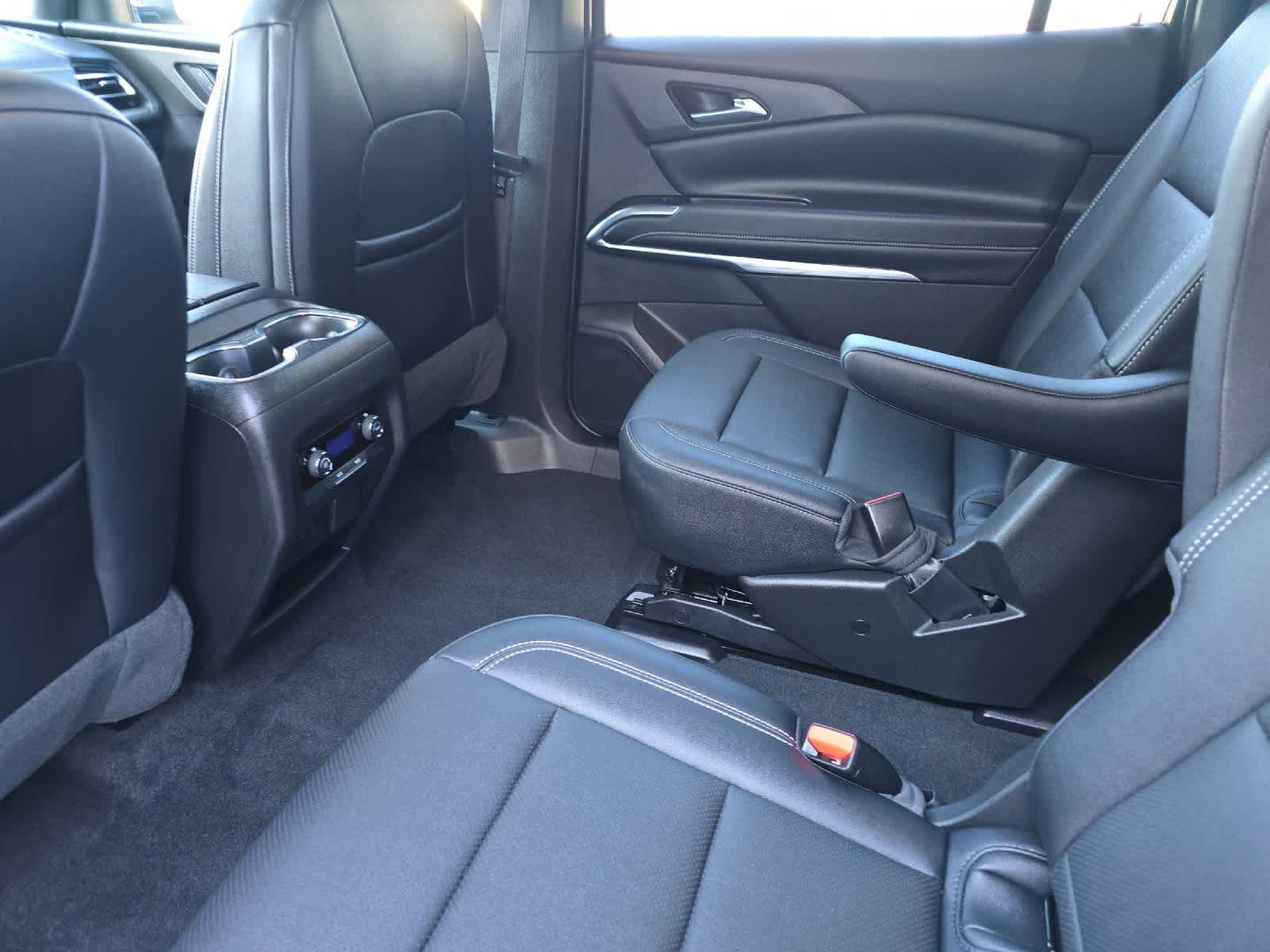 Thumbnail: 2025 Chevrolet Traverse - 4