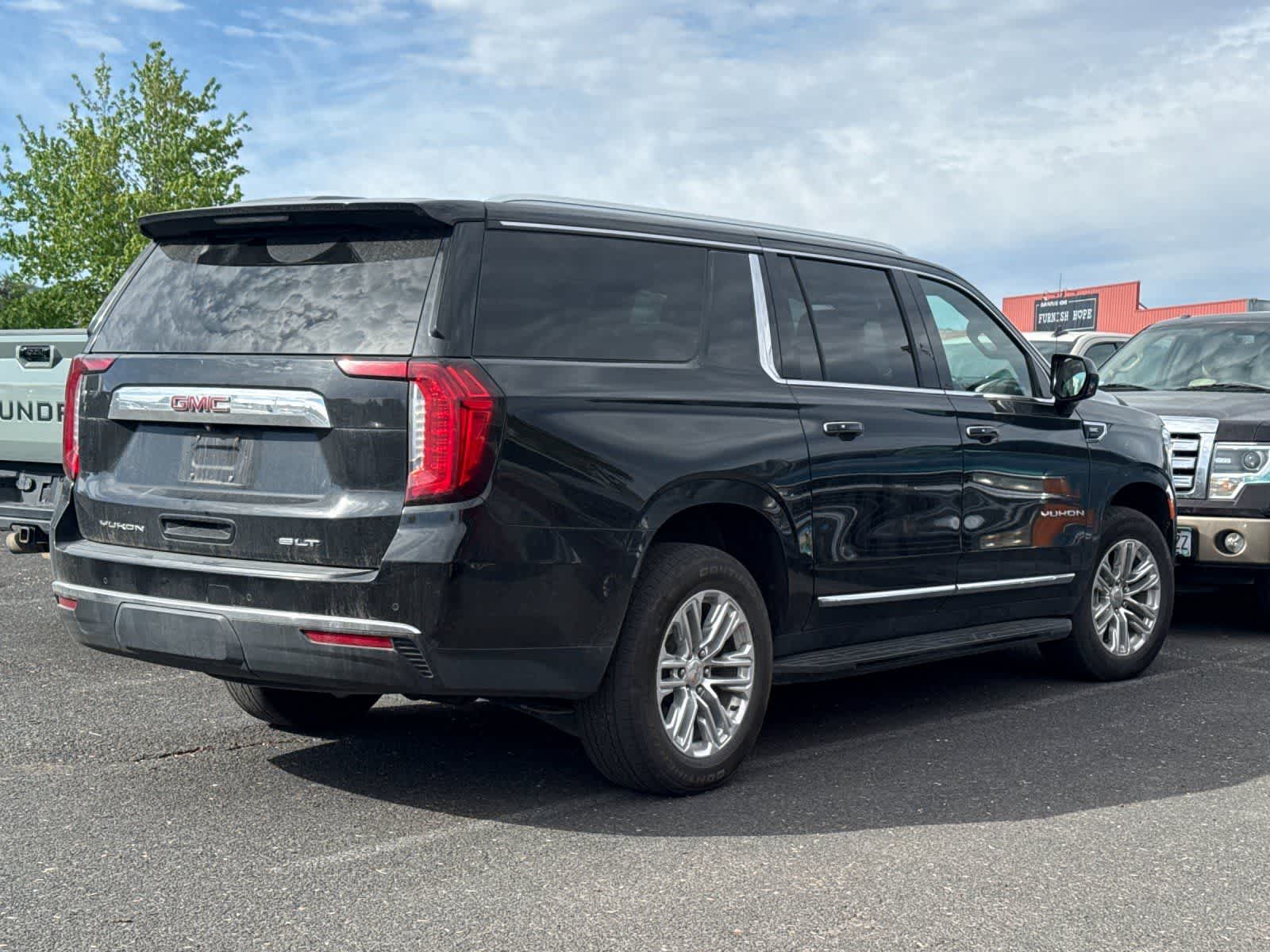 Thumbnail: 2023 GMC Yukon XL - 4