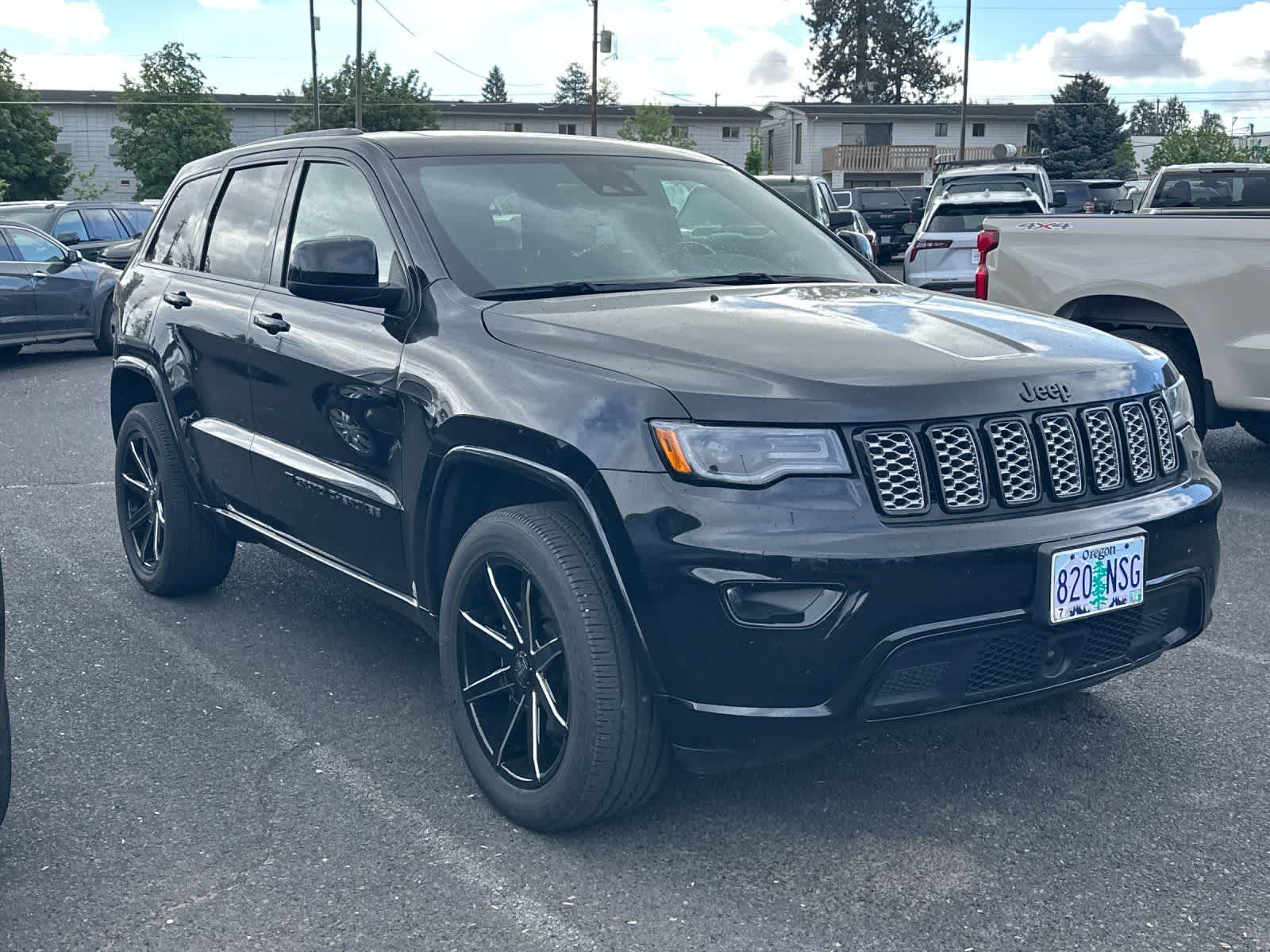 Thumbnail: 2022 Jeep Grand Cherokee - 3