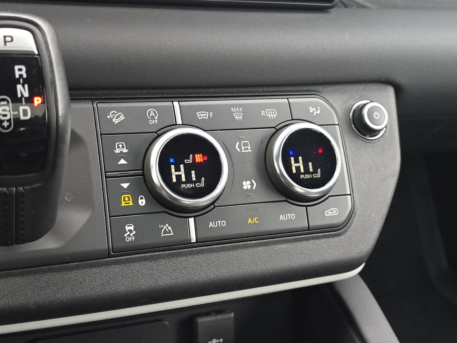 Thumbnail: 2024 Land Rover Defender - 21