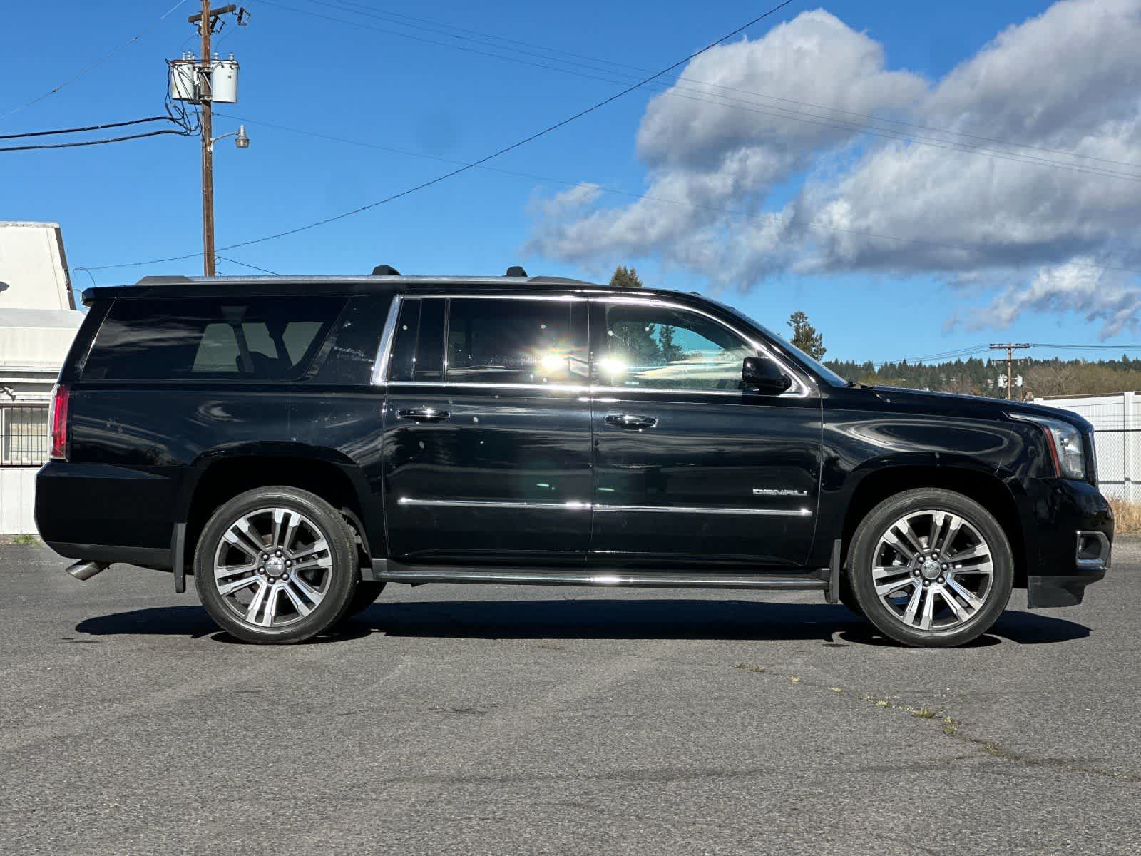 Thumbnail: 2017 GMC Yukon XL - 8