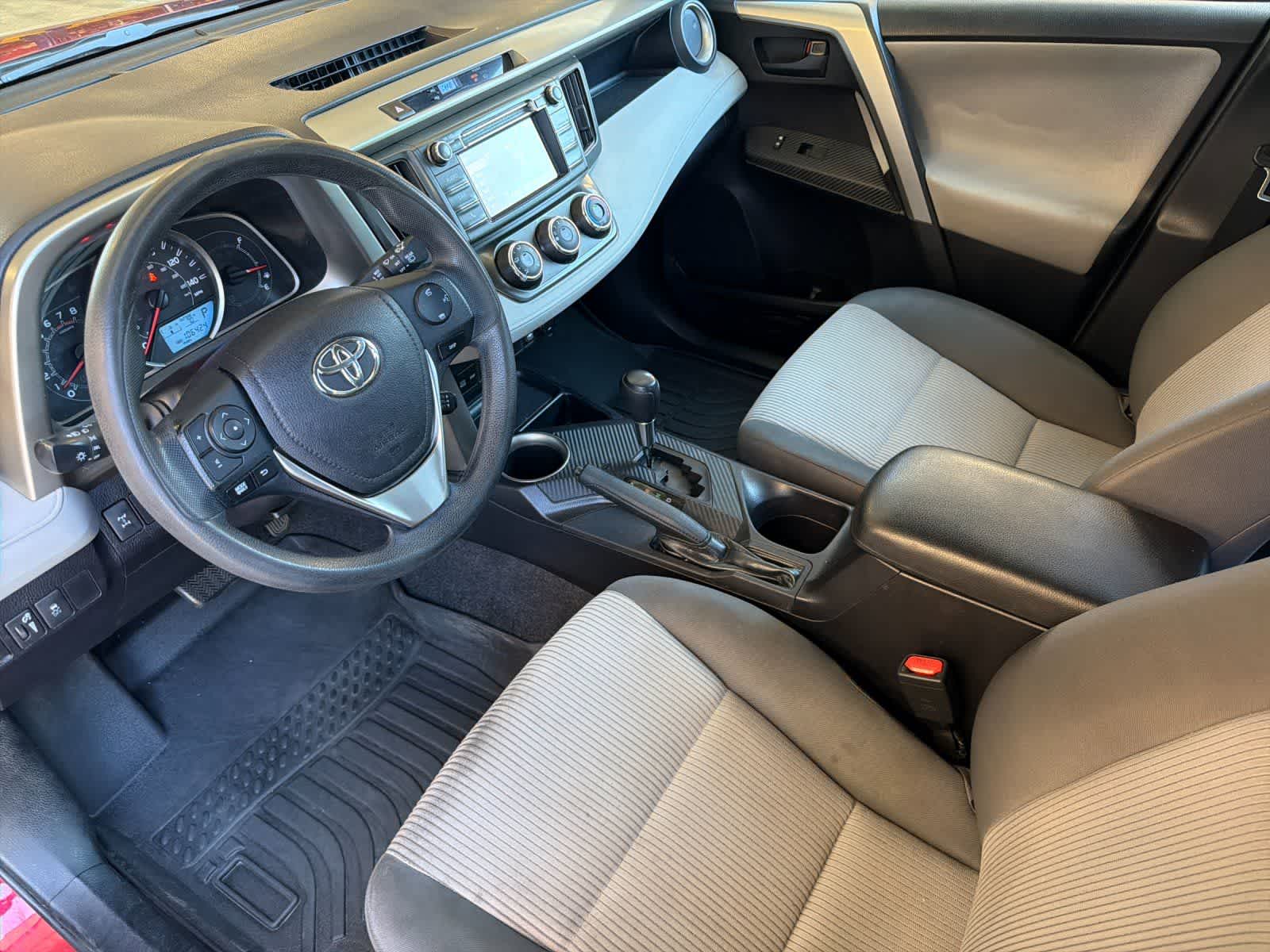 Thumbnail: 2015 Toyota RAV4 - 10