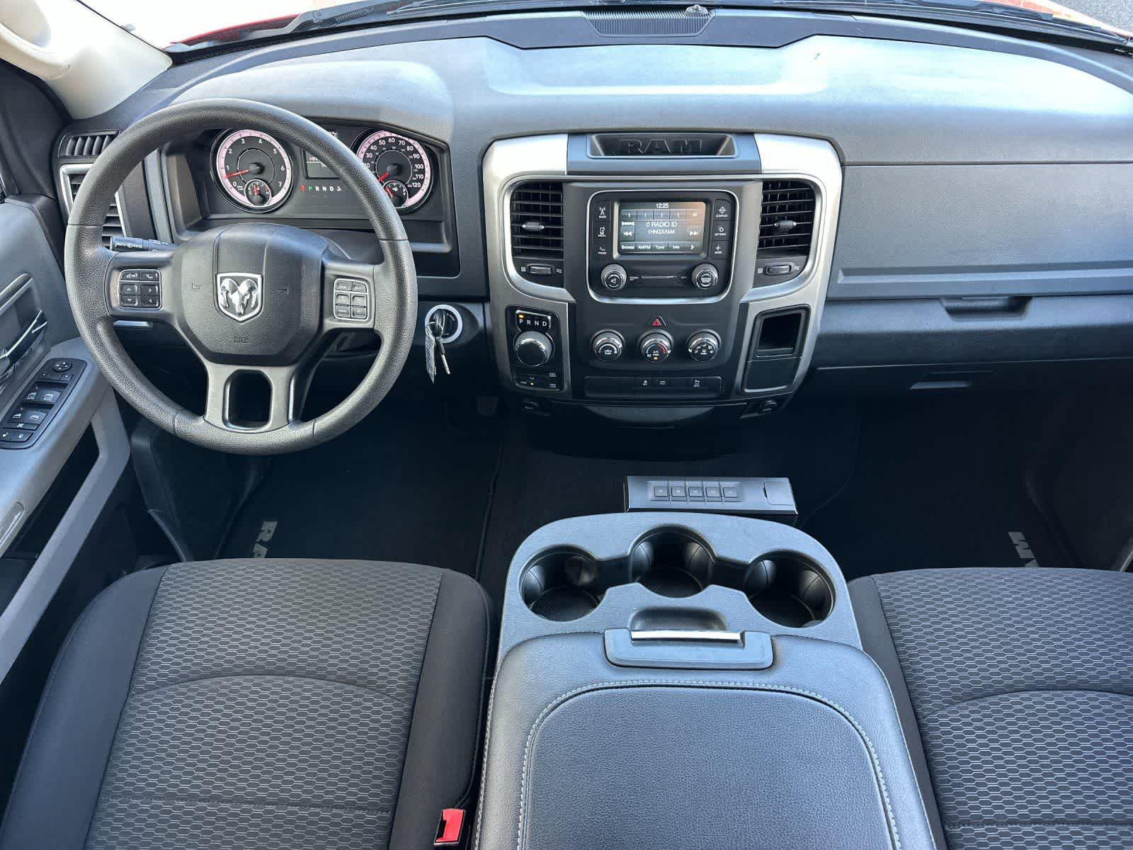 Thumbnail: 2020 RAM 1500 Classic - 3