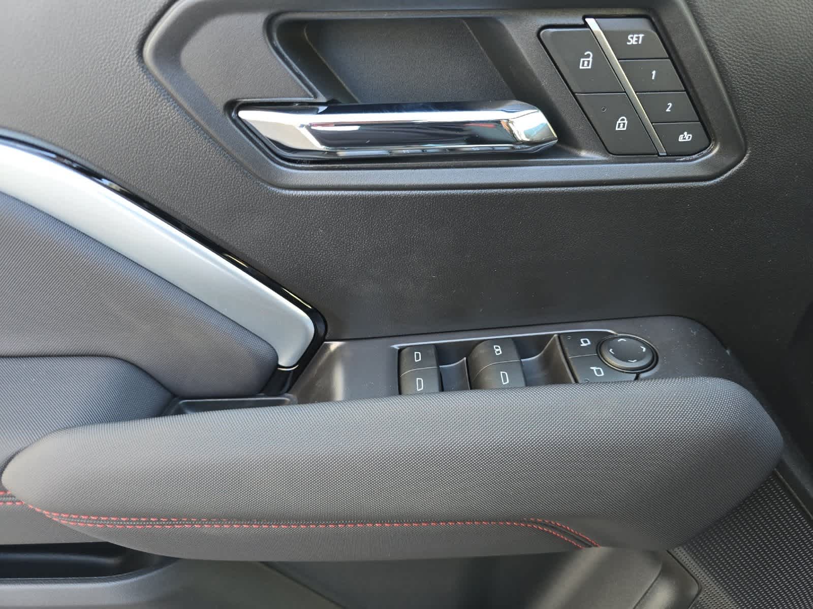 Thumbnail: 2026 Chevrolet Colorado - 12