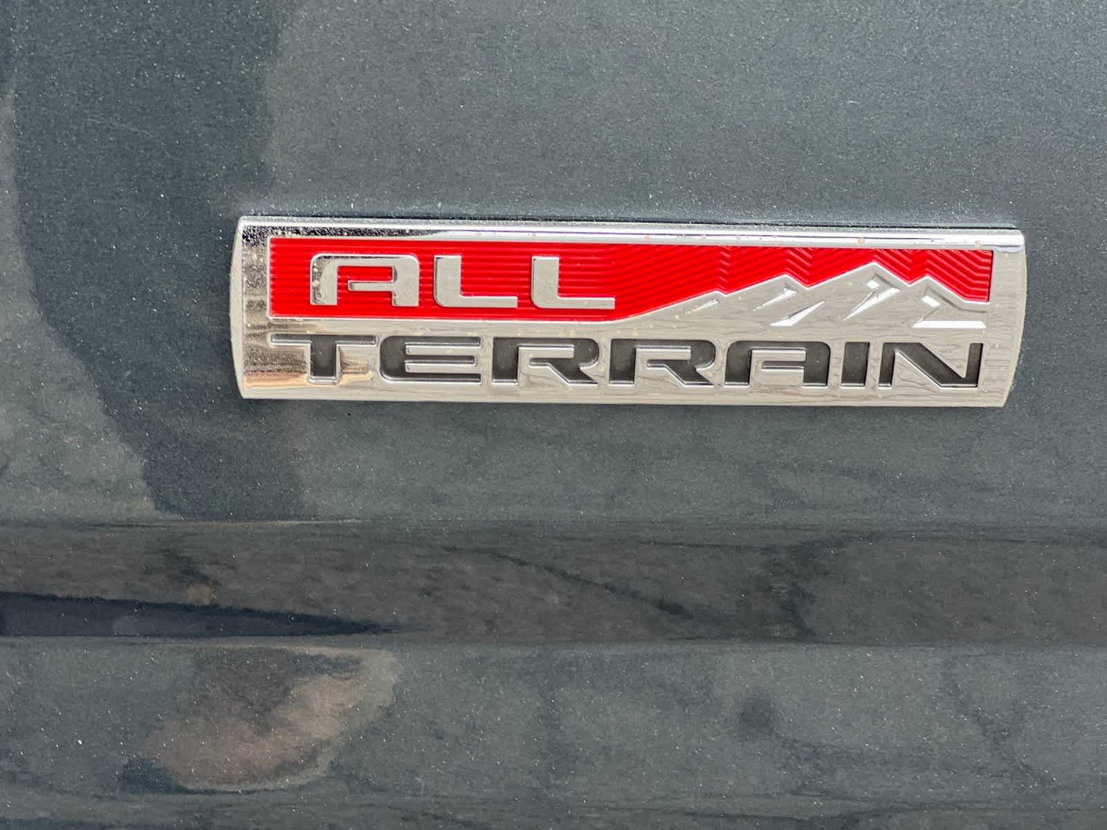 2015 GMC Canyon SLE 26