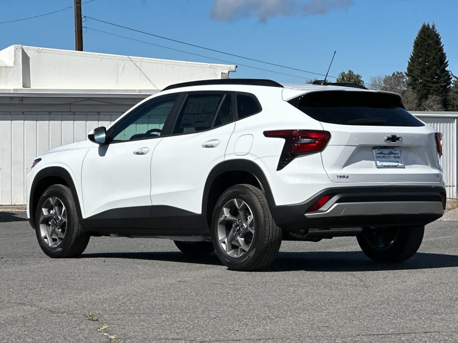 Thumbnail: 2026 Chevrolet Trax - 6