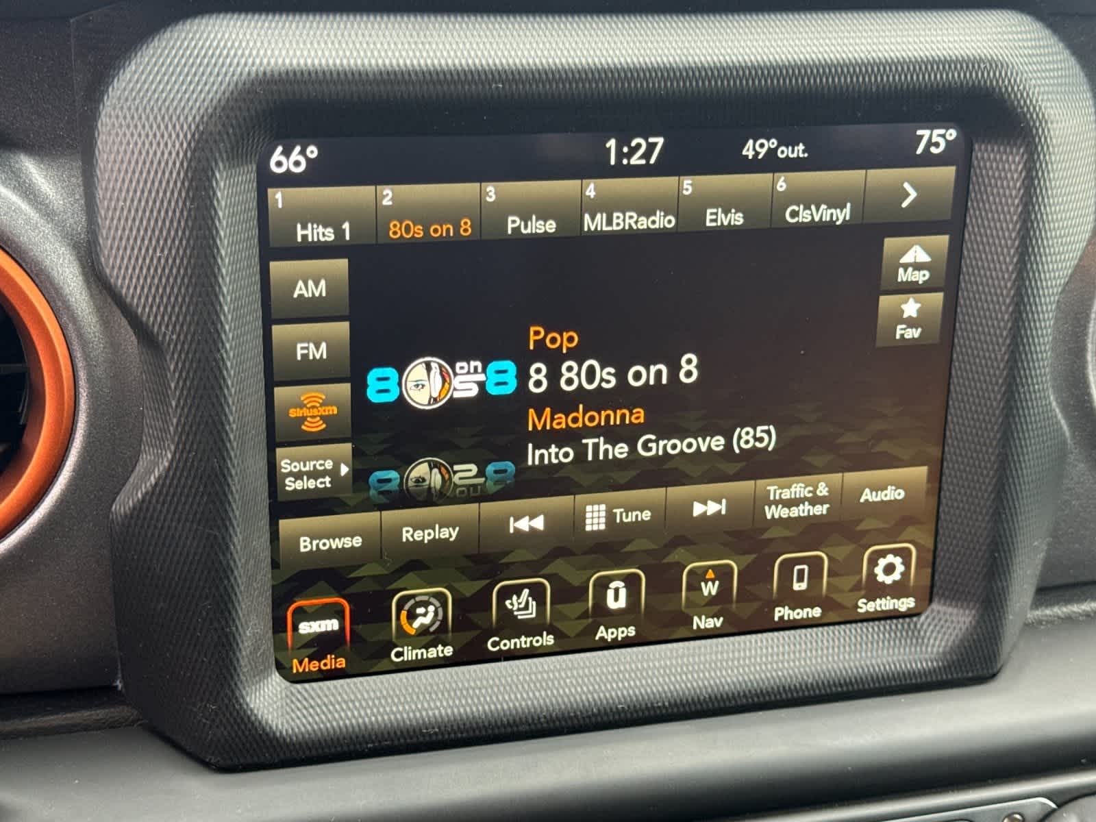 Thumbnail: 2023 Jeep Gladiator - 17