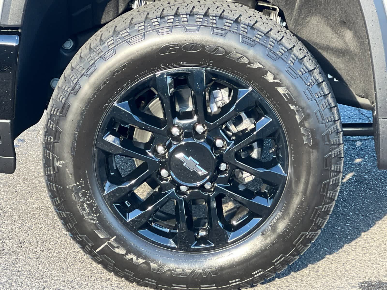 Thumbnail: 2026 Chevrolet Silverado 3500 - 25