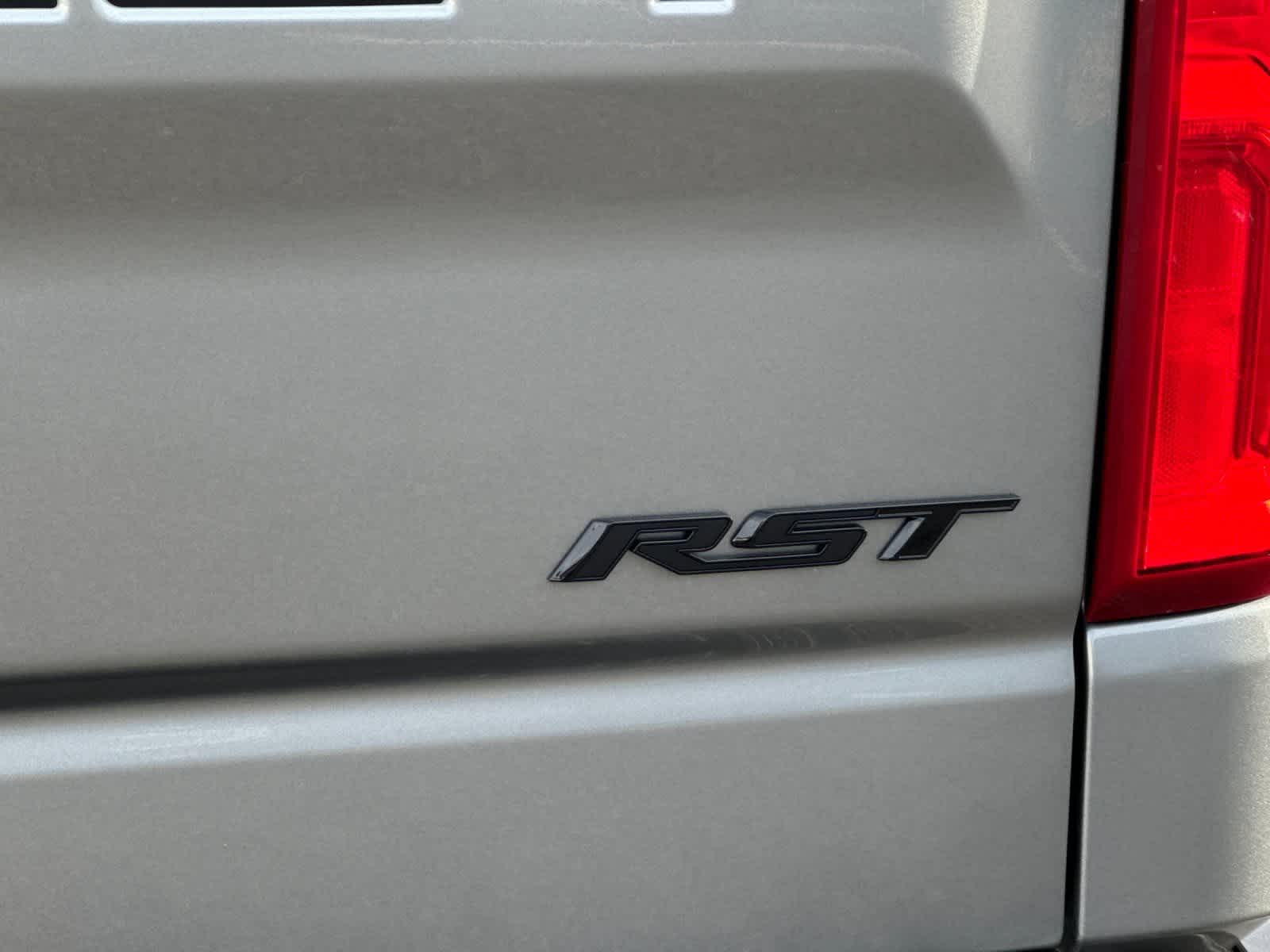 Thumbnail: 2026 Chevrolet Silverado 1500 - 26