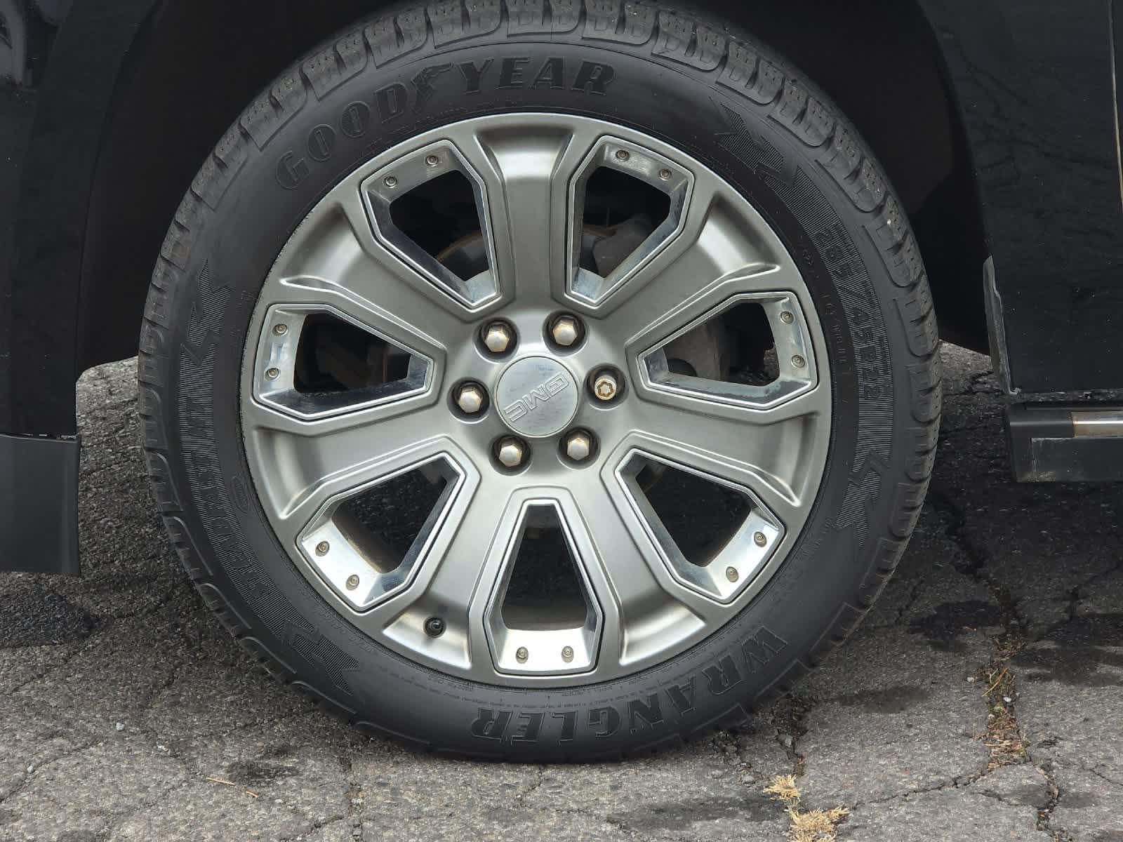 Thumbnail: 2016 GMC Yukon - 29