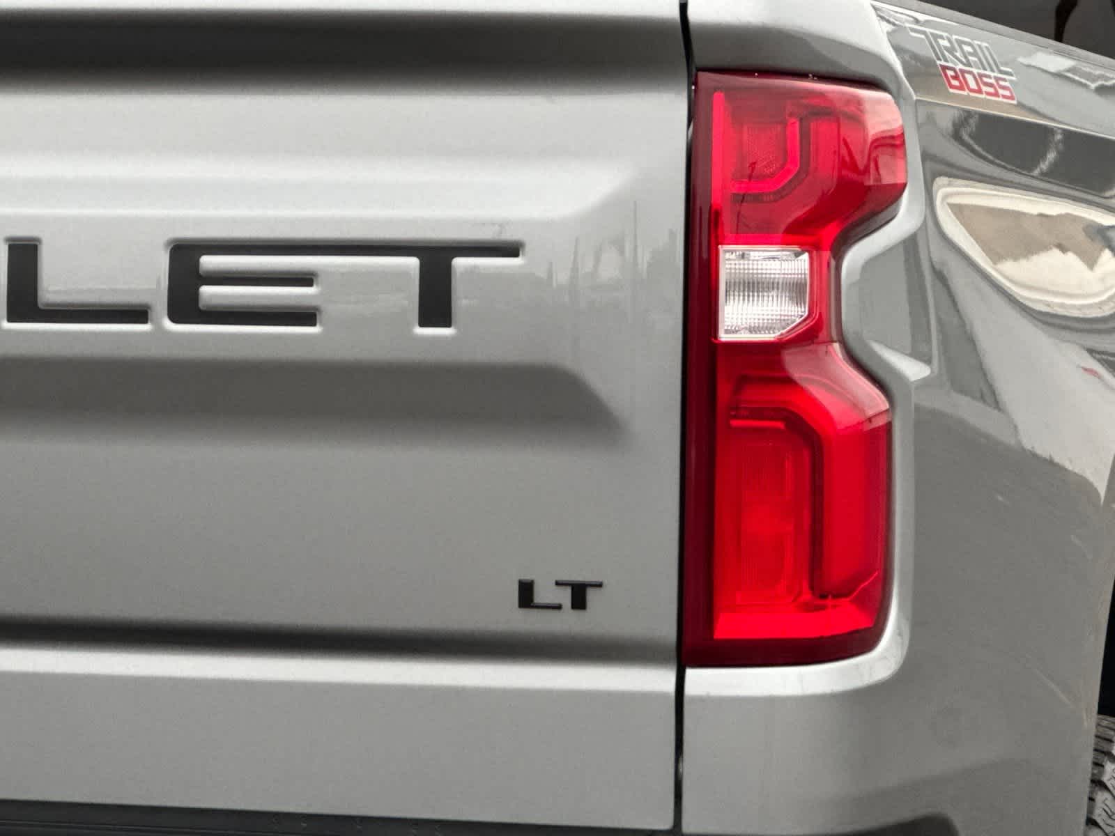 Thumbnail: 2026 Chevrolet Silverado 1500 - 27