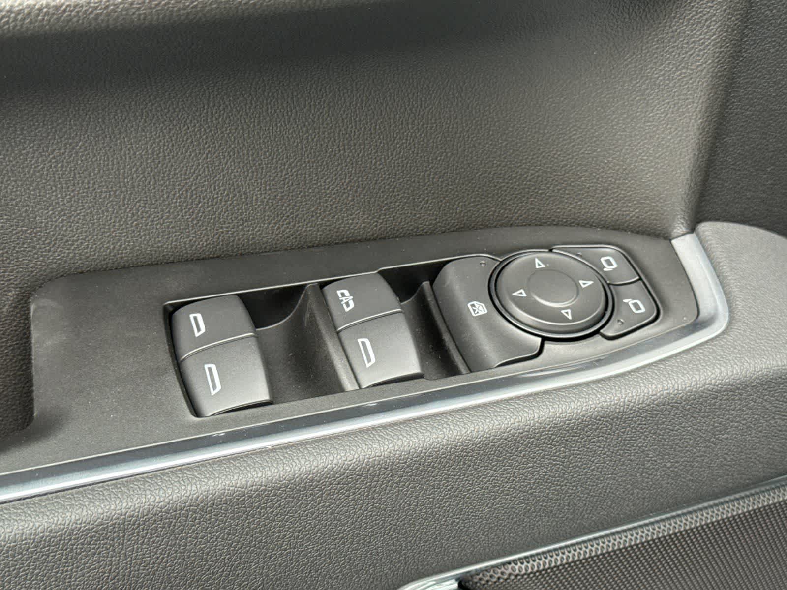 Thumbnail: 2026 Chevrolet Silverado 1500 - 13