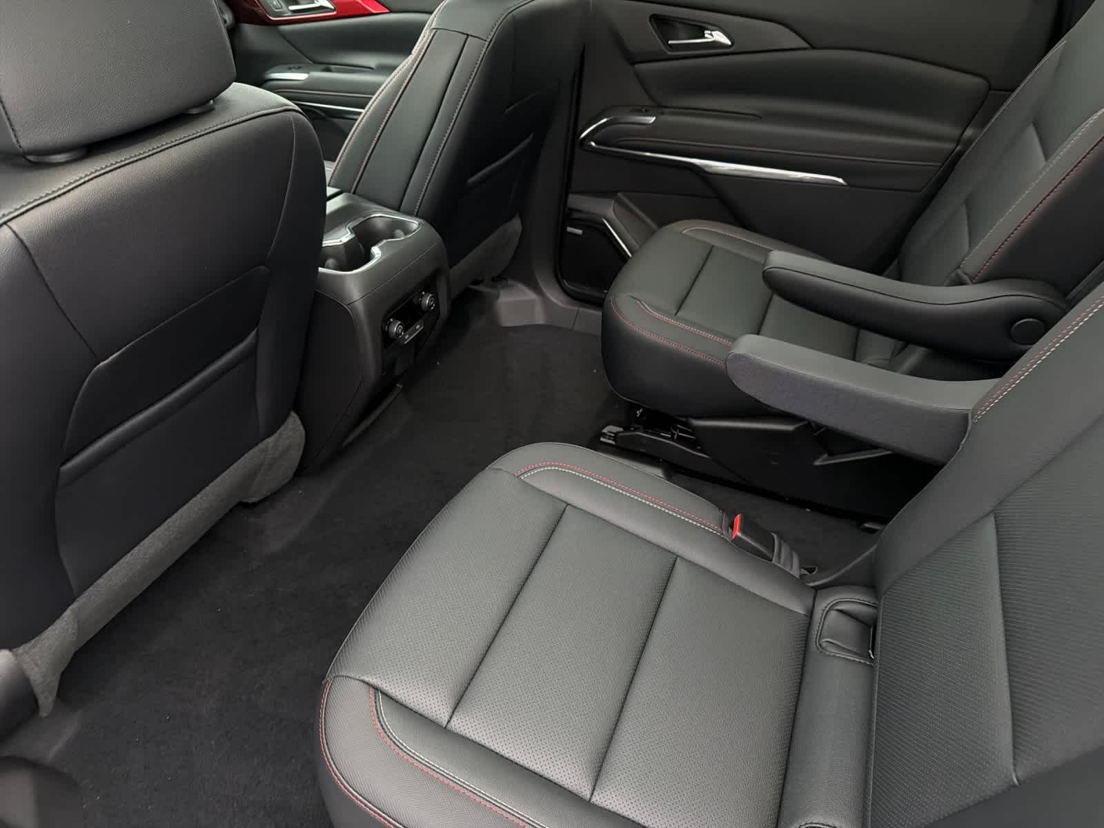 Thumbnail: 2026 Chevrolet Traverse - 4