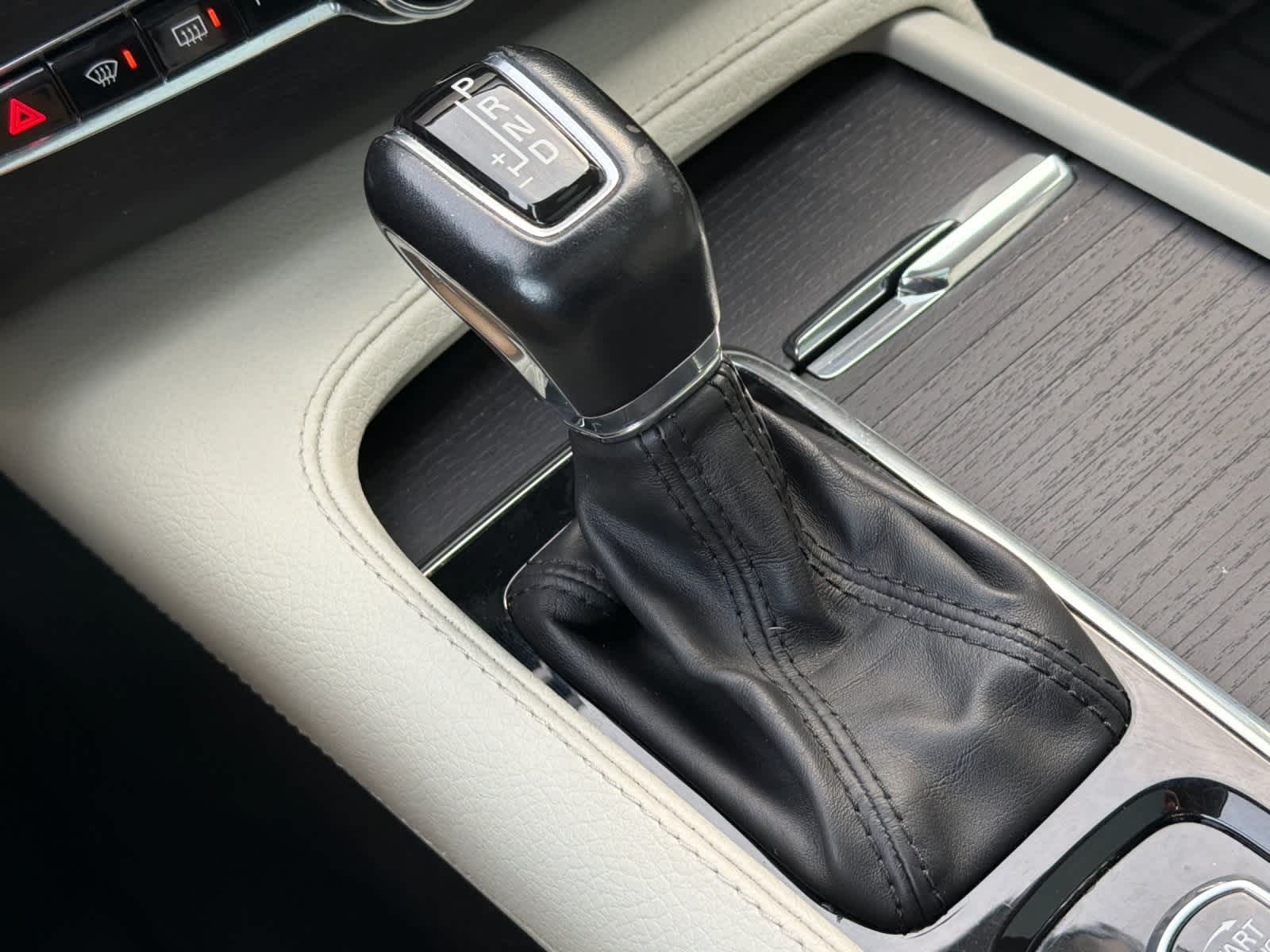 Thumbnail: 2020 Volvo XC90 - 21