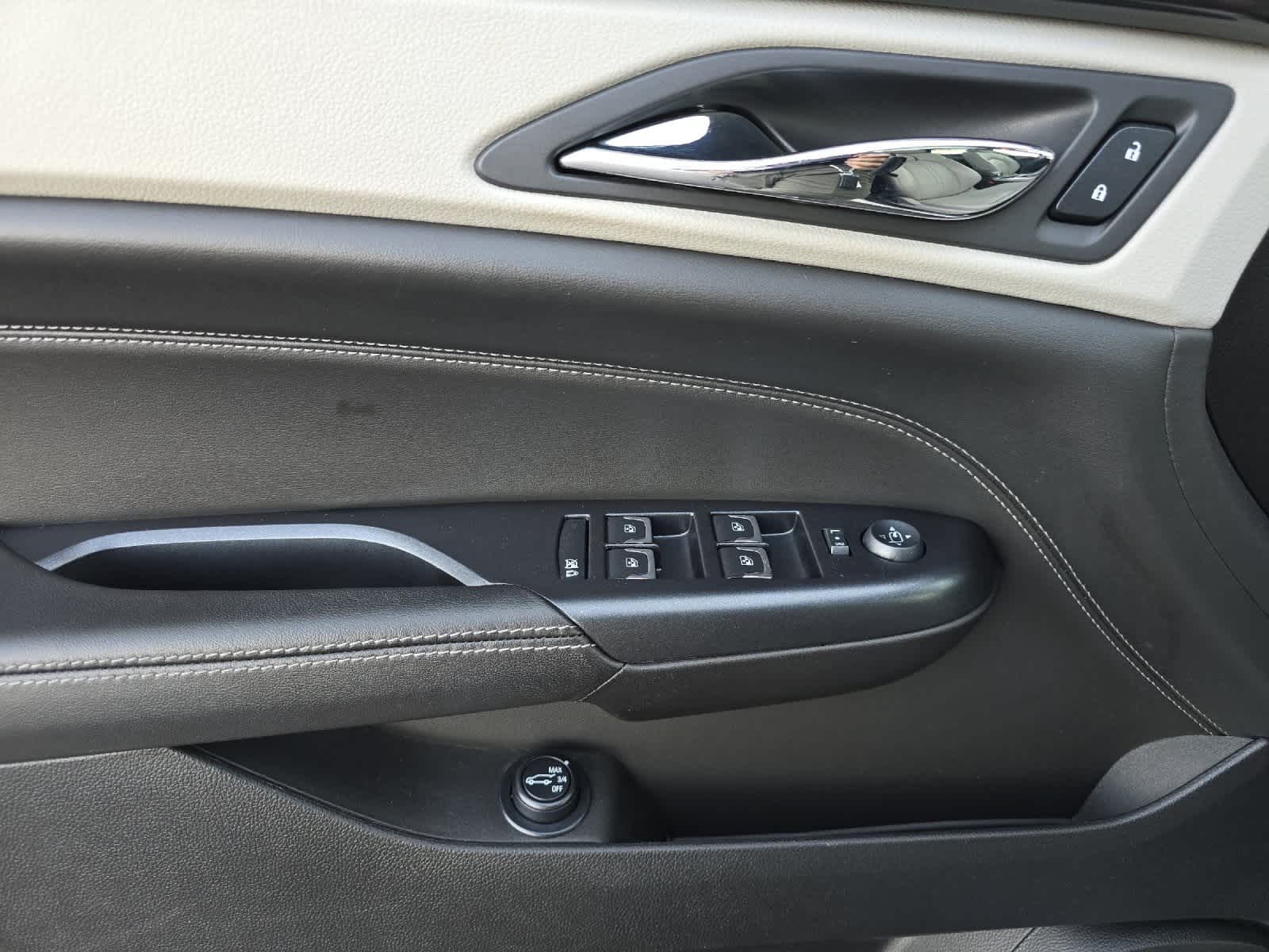 Thumbnail: 2014 Cadillac SRX - 12