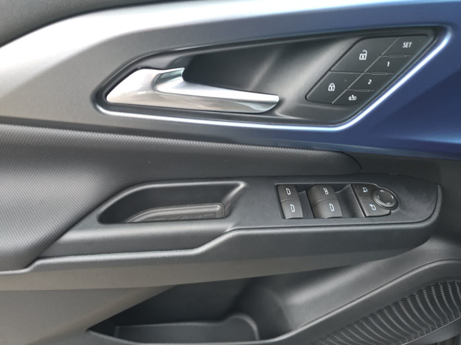 Thumbnail: 2026 Chevrolet Equinox - 12