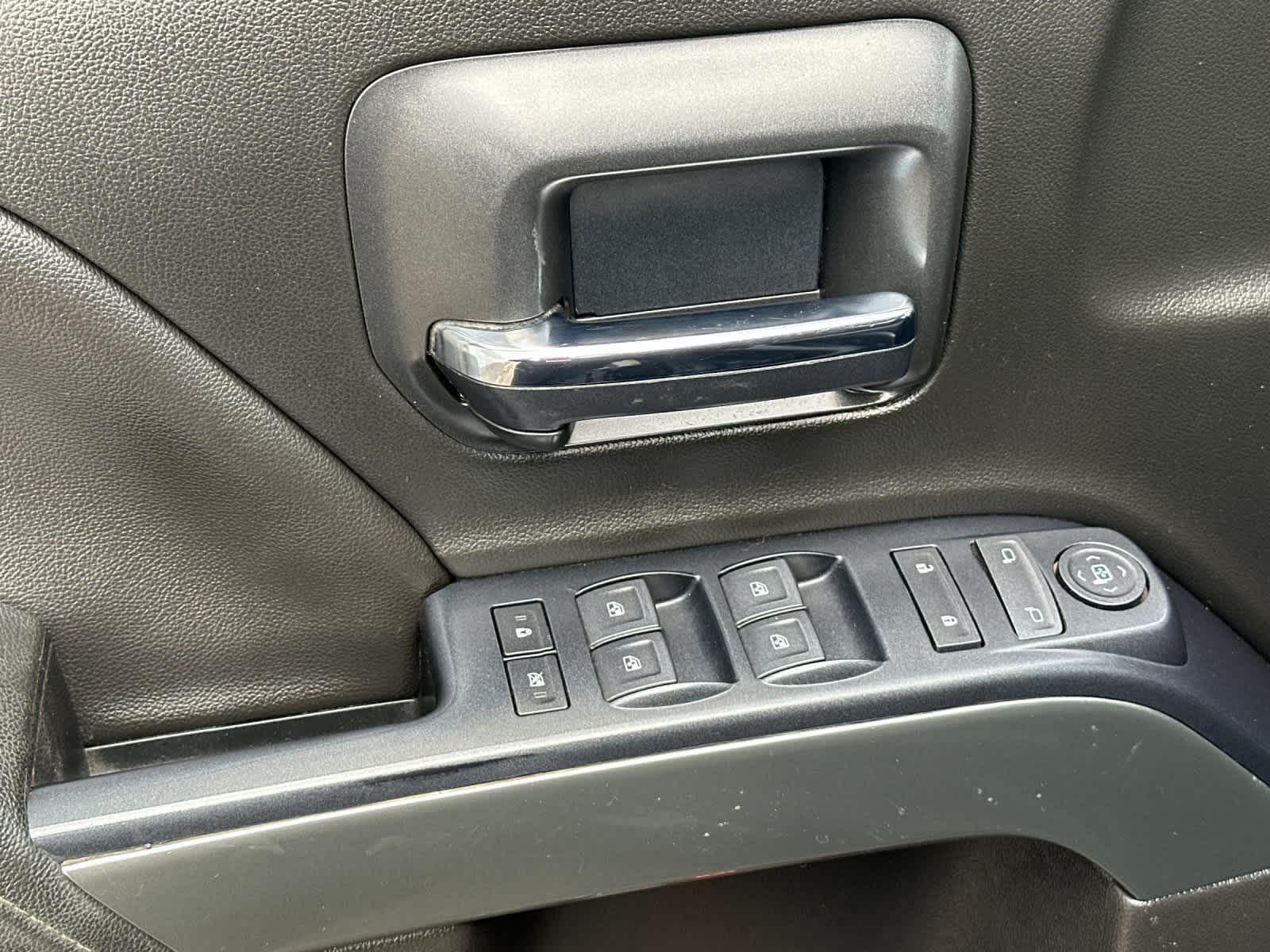 Thumbnail: 2018 Chevrolet Silverado 1500 - 13