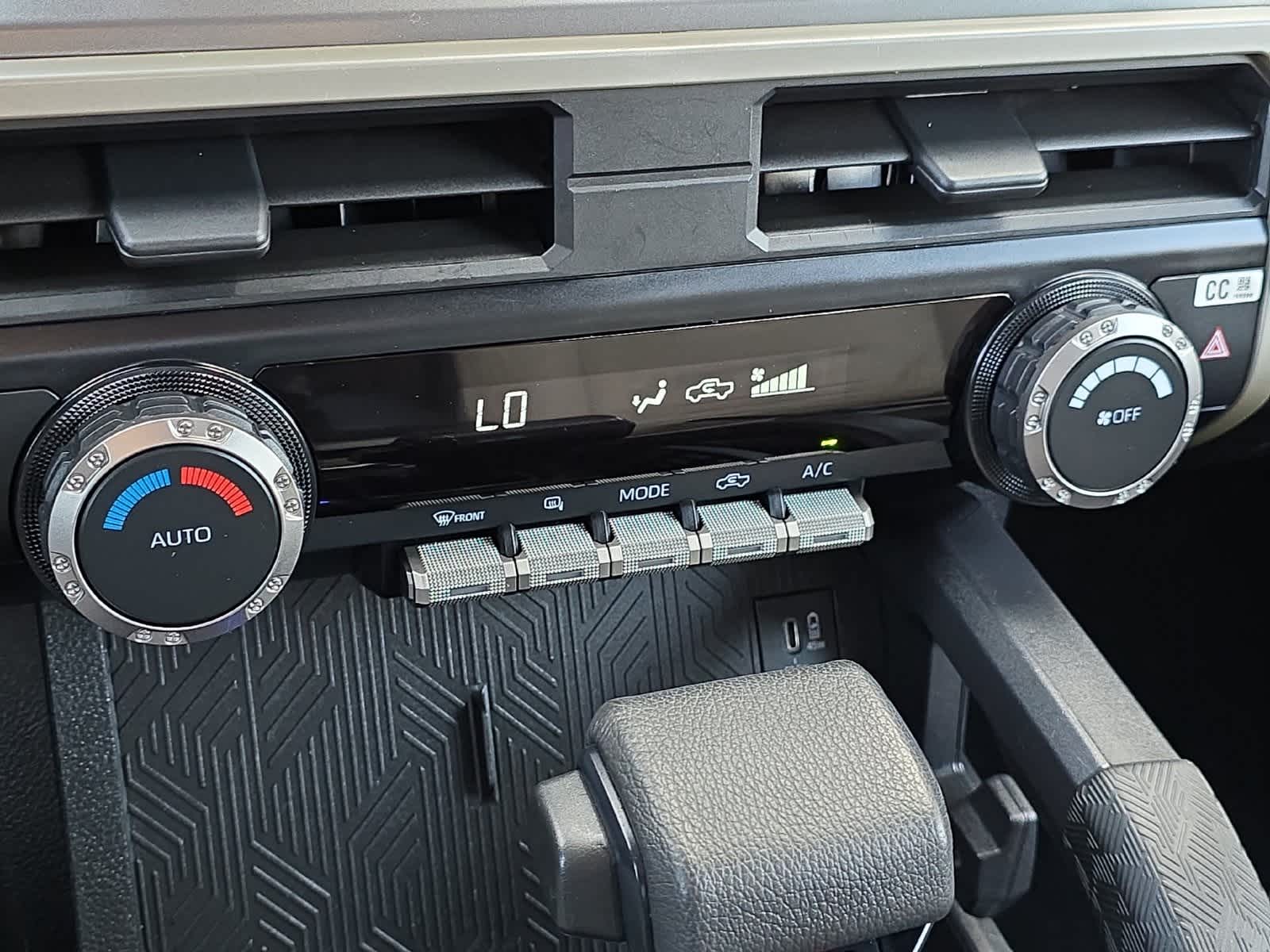 2024 Toyota Tacoma TRD Off-Road 19