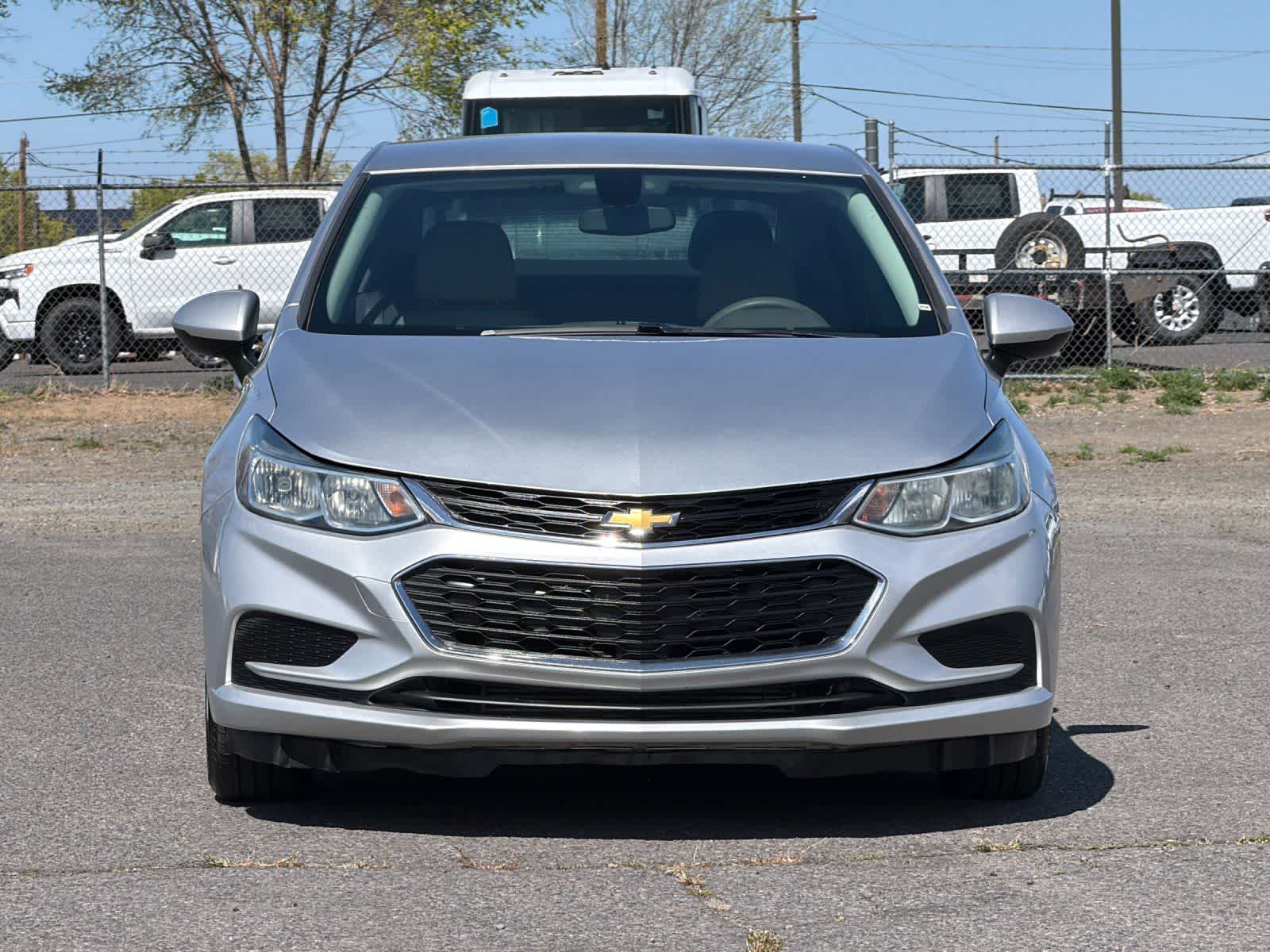 Thumbnail: 2018 Chevrolet Cruze - 10