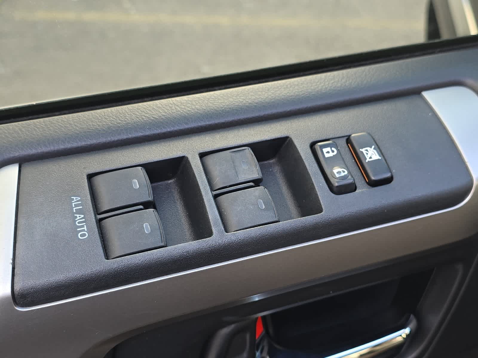 Thumbnail: 2018 Toyota 4Runner - 13