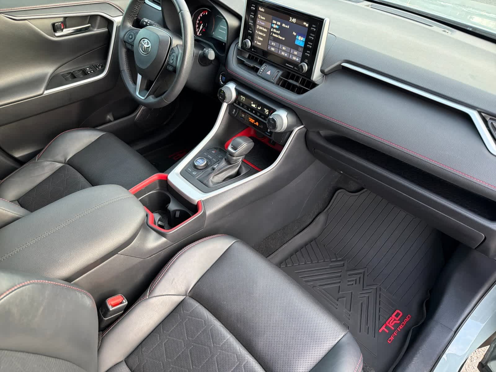 Thumbnail: 2020 Toyota RAV4 - 16