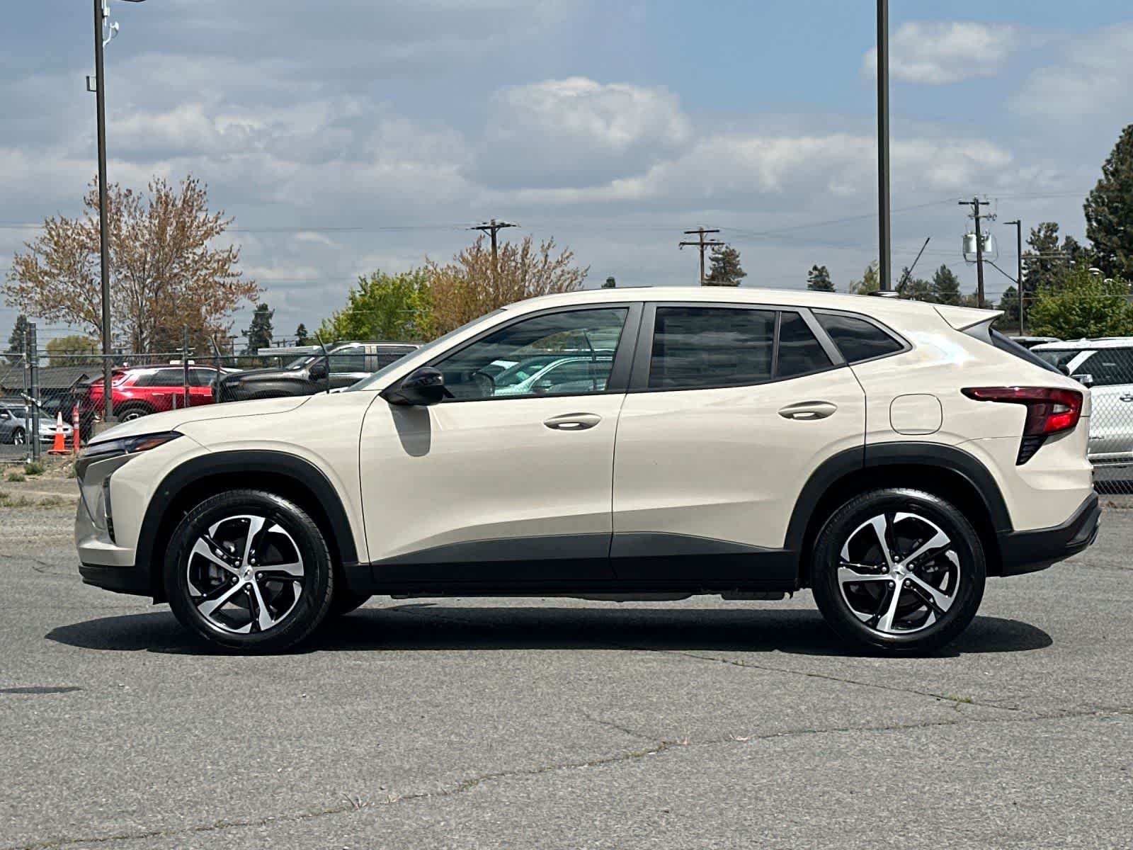 Thumbnail: 2026 Chevrolet Trax - 5