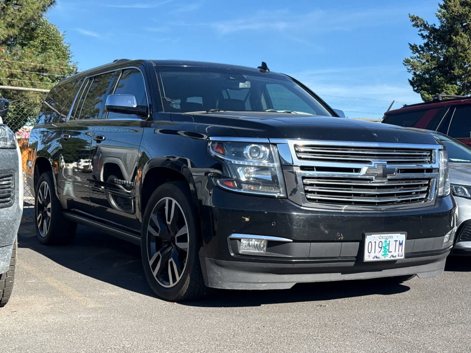 Thumbnail: 2016 Chevrolet Suburban - 3