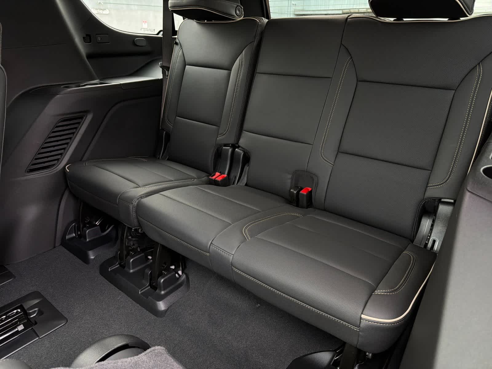 Thumbnail: 2026 Chevrolet Tahoe - 15