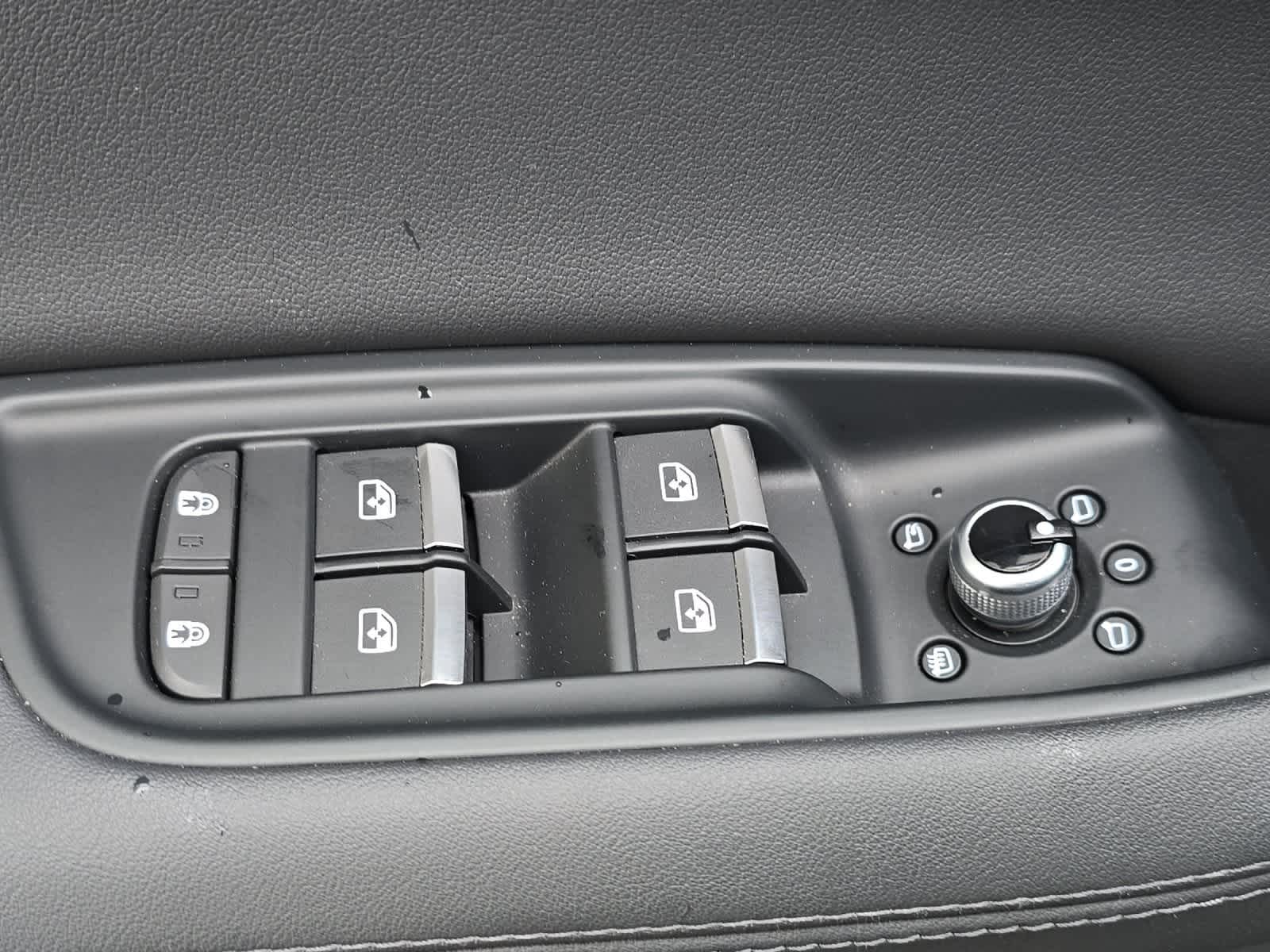 Thumbnail: 2023 Audi Q7 - 13