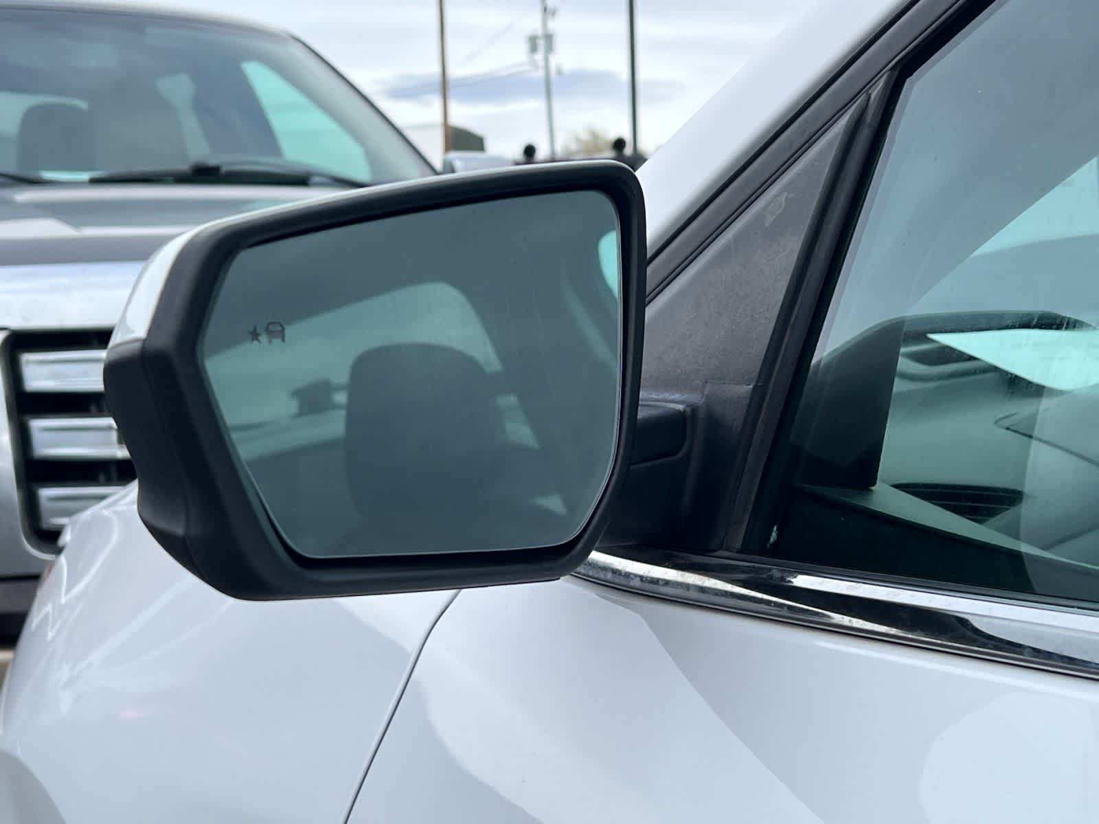 Thumbnail: 2020 Chevrolet Equinox - 8