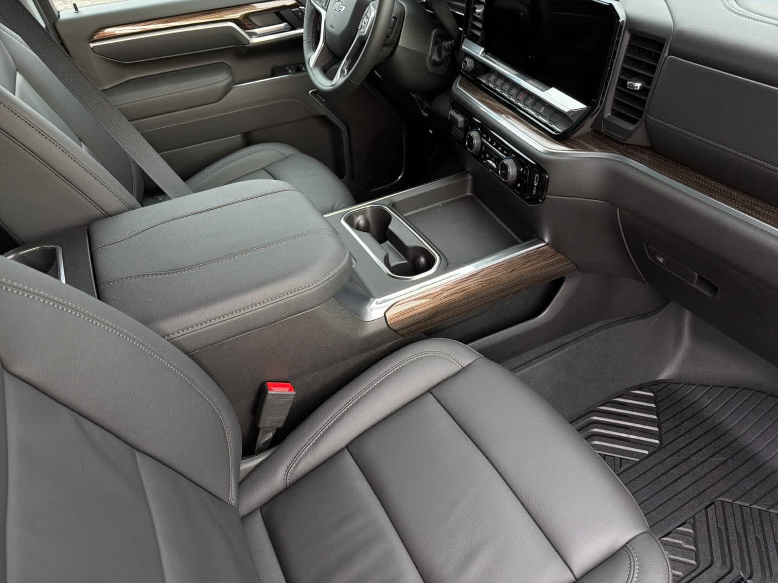 Thumbnail: 2026 Chevrolet Silverado 2500 - 15