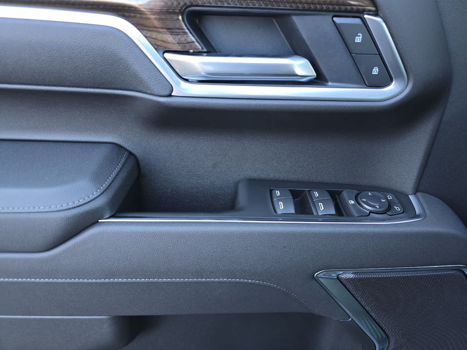 Thumbnail: 2026 Chevrolet Silverado 1500 - 12