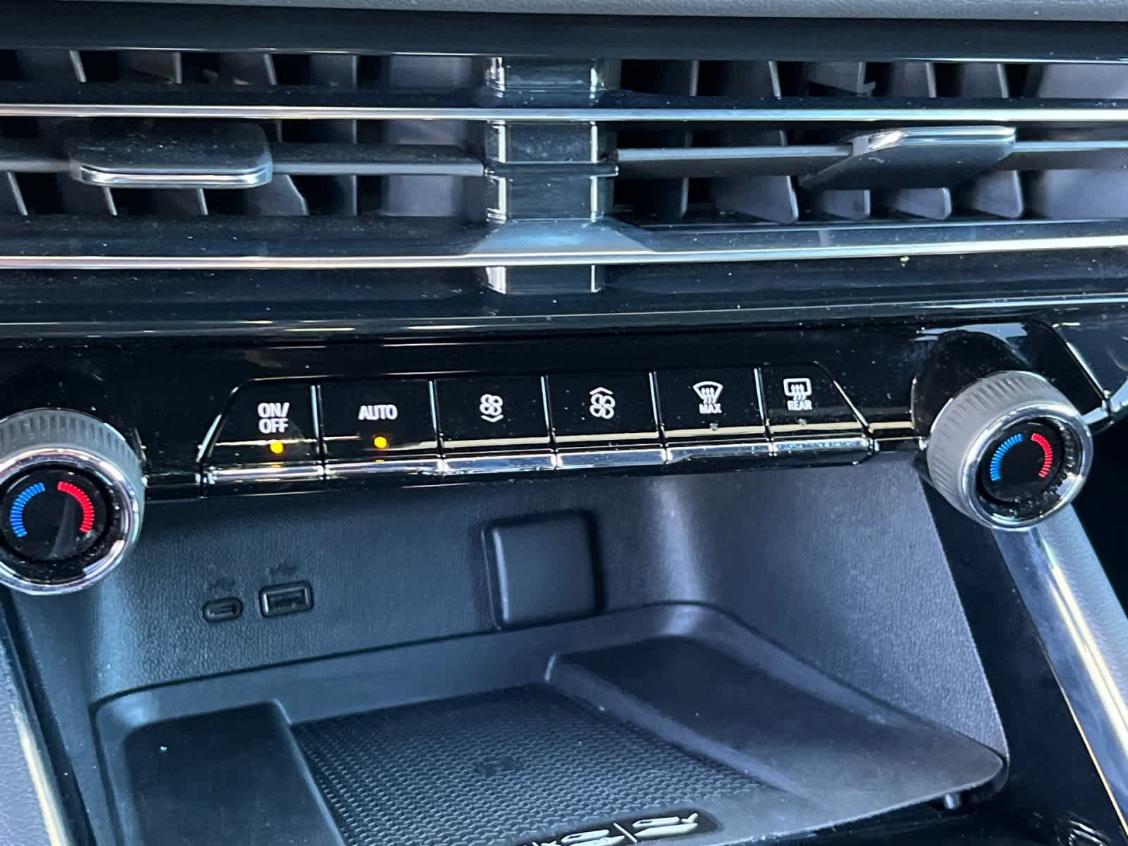 Thumbnail: 2025 Chevrolet Traverse - 22