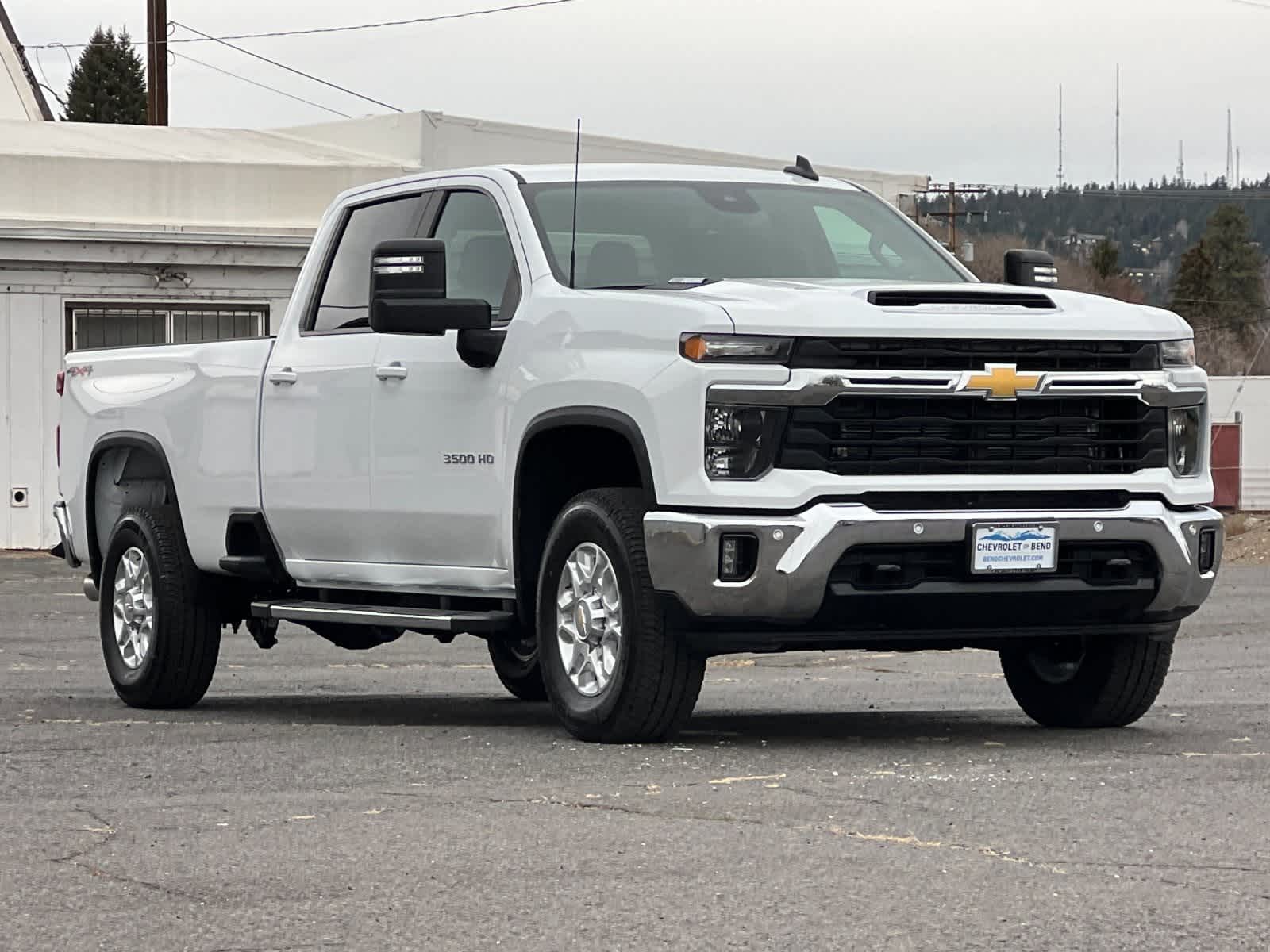 Thumbnail: 2026 Chevrolet Silverado 3500 - 9