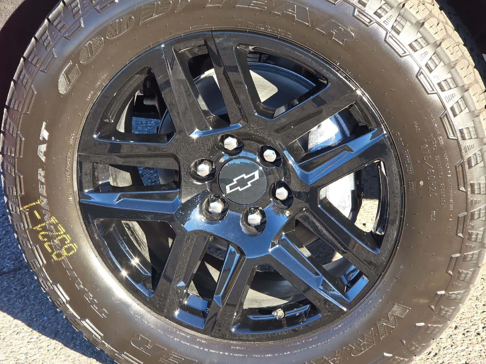 Thumbnail: 2026 Chevrolet Silverado 1500 - 25