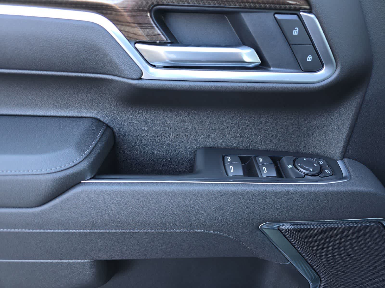 Thumbnail: 2026 Chevrolet Silverado 1500 - 12