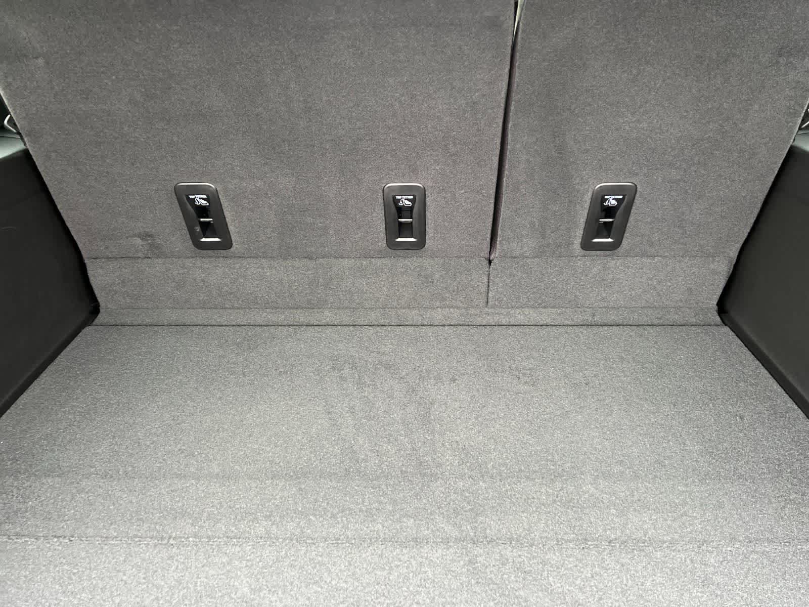 Thumbnail: 2026 Chevrolet Suburban - 15