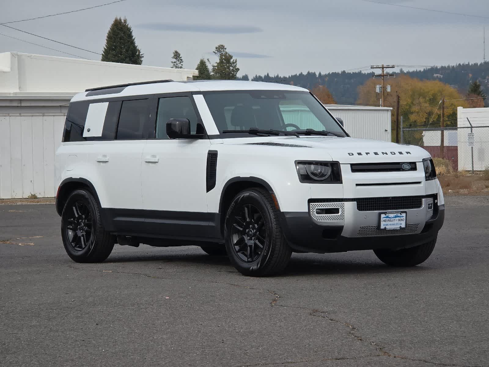 Thumbnail: 2024 Land Rover Defender - 9