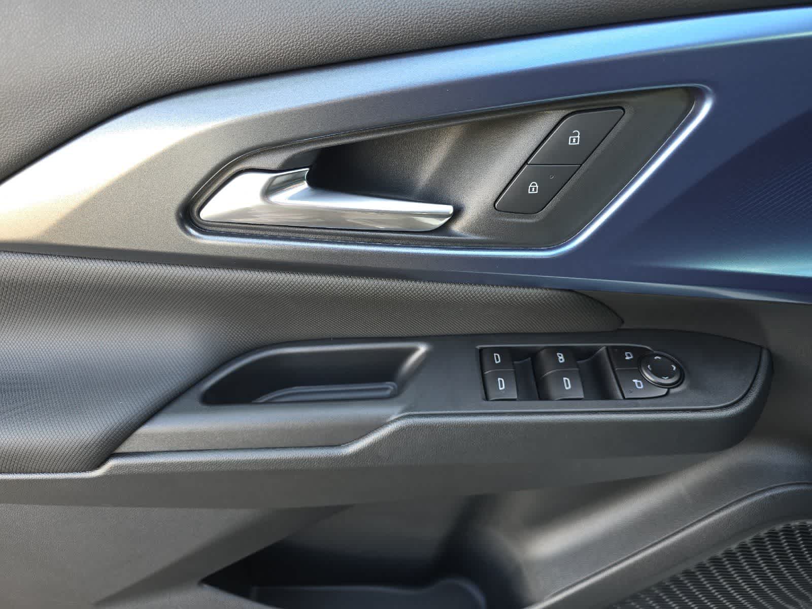 Thumbnail: 2026 Chevrolet Equinox - 12