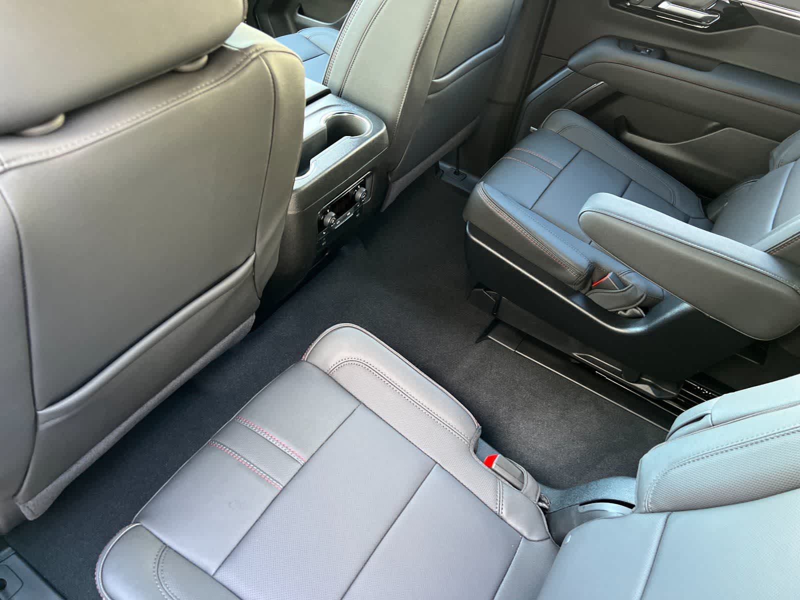 Thumbnail: 2026 Chevrolet Tahoe - 4