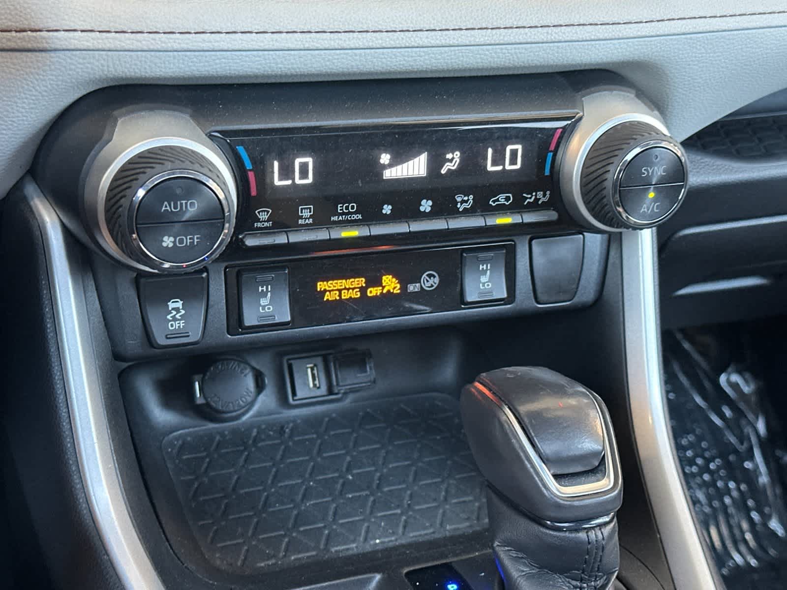 Thumbnail: 2021 Toyota RAV4 - 20