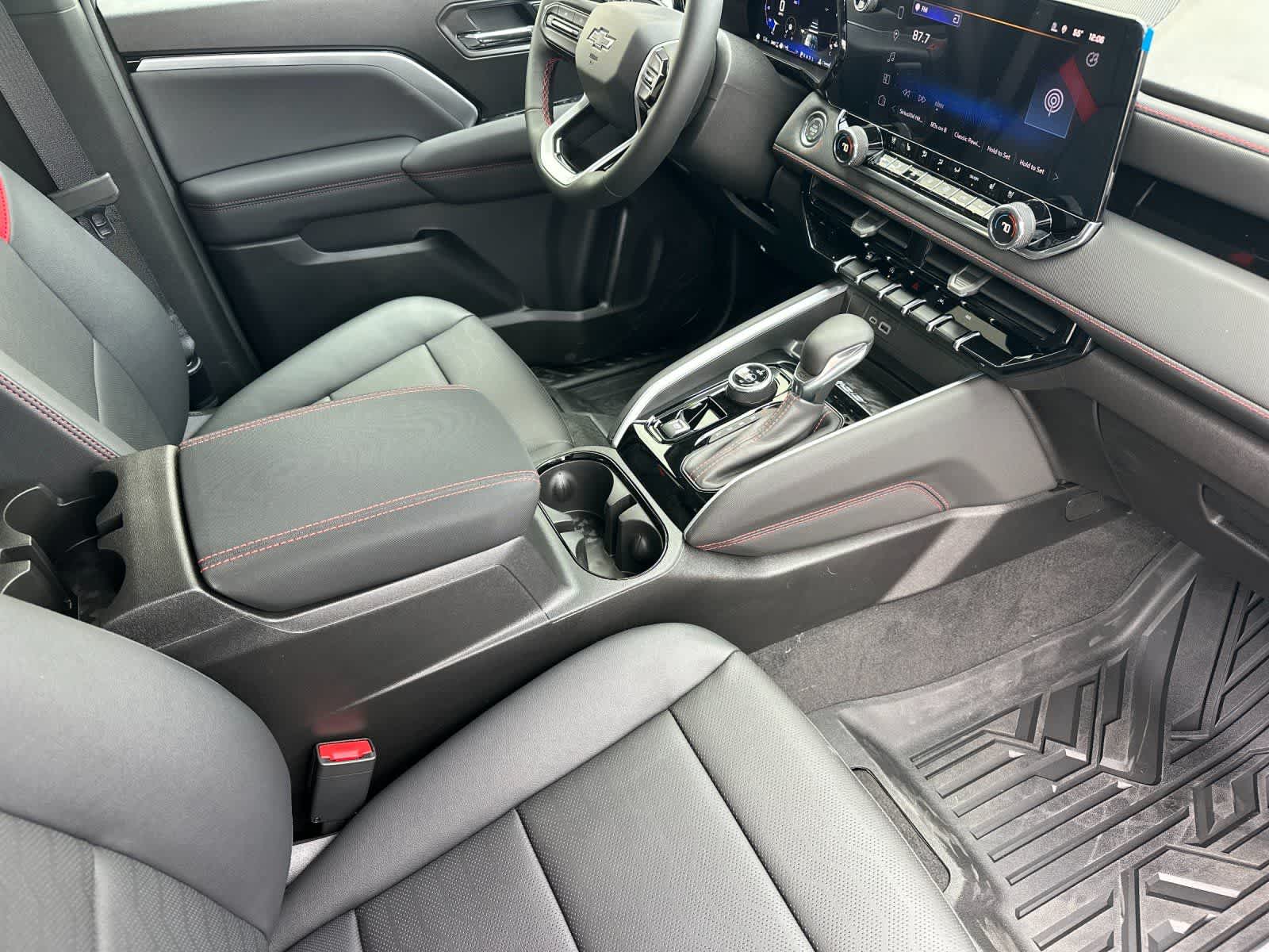 Thumbnail: 2026 Chevrolet Colorado - 15